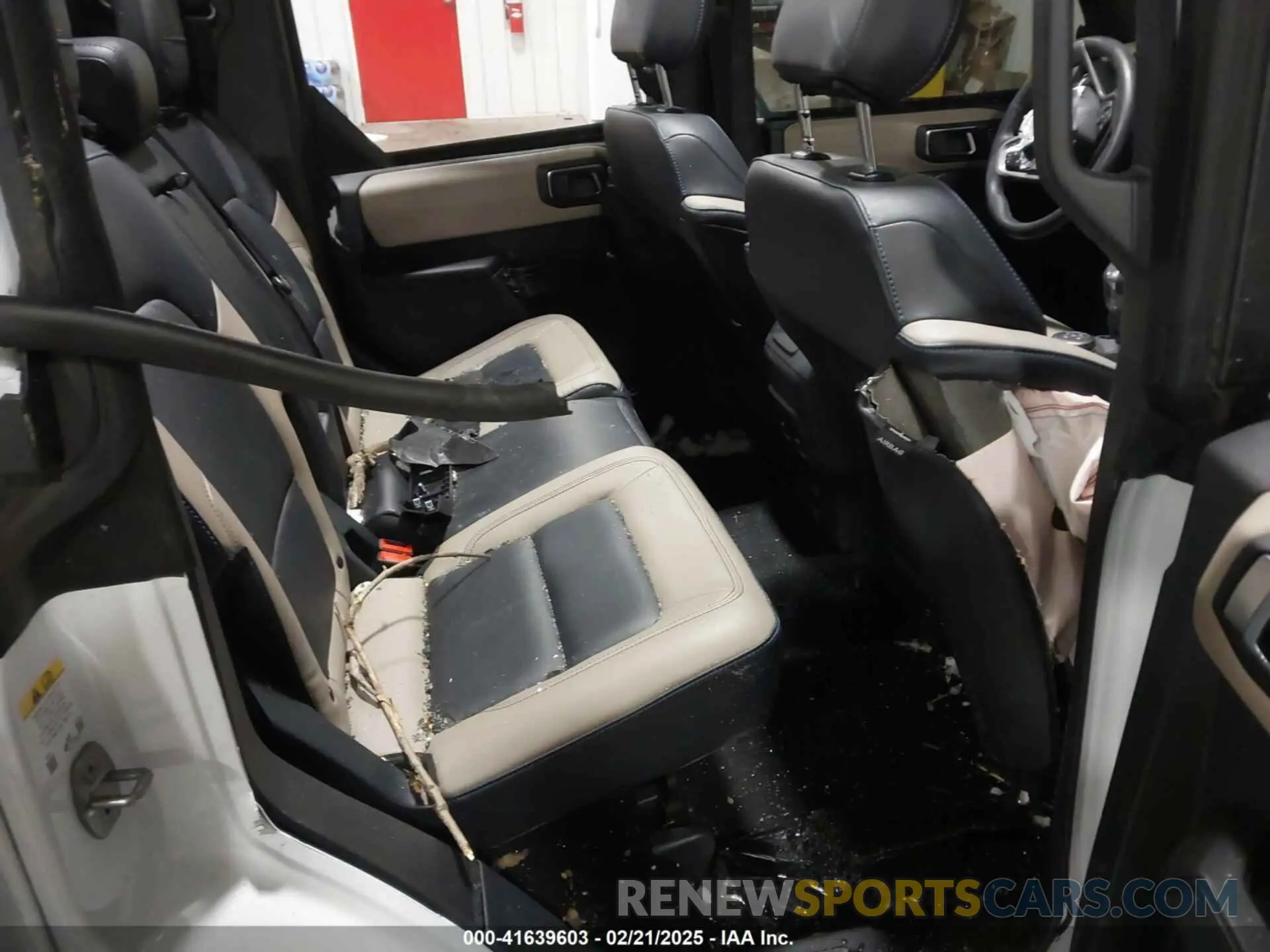 8 Photograph of a damaged car 1FMEE2BP9RLA70391 FORD BRONCO 2024