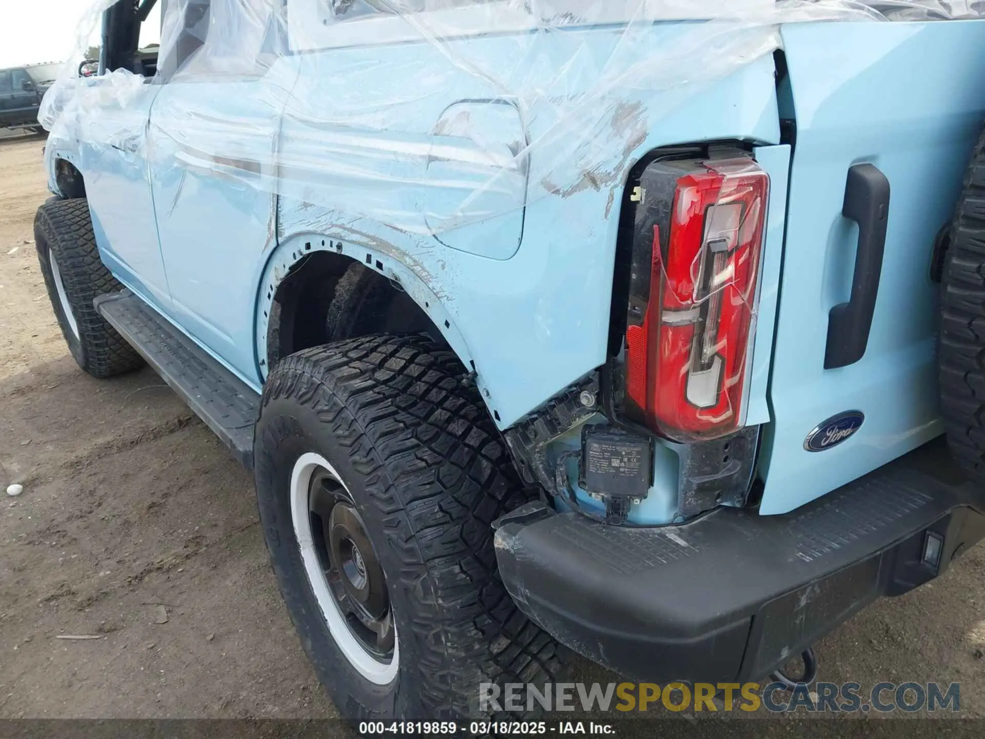 17 Photograph of a damaged car 1FMEE4GP5RLA27154 FORD BRONCO 2024