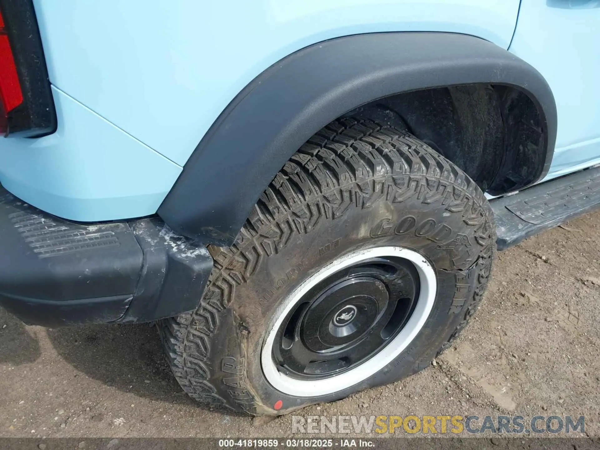 19 Photograph of a damaged car 1FMEE4GP5RLA27154 FORD BRONCO 2024