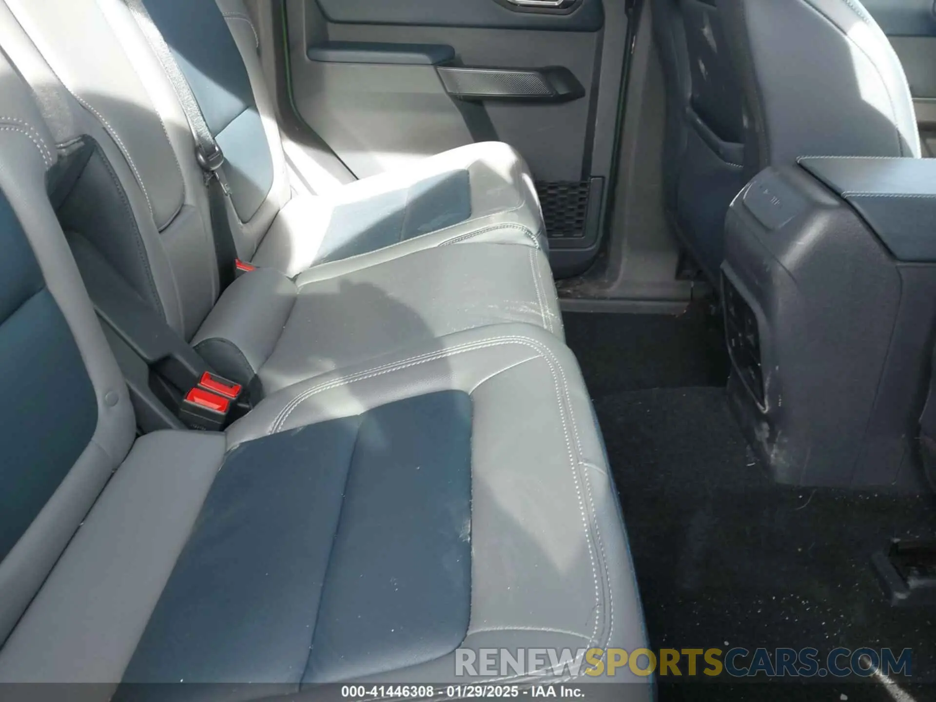 8 Photograph of a damaged car 1FMEE8BP8RLA41595 FORD BRONCO 2024