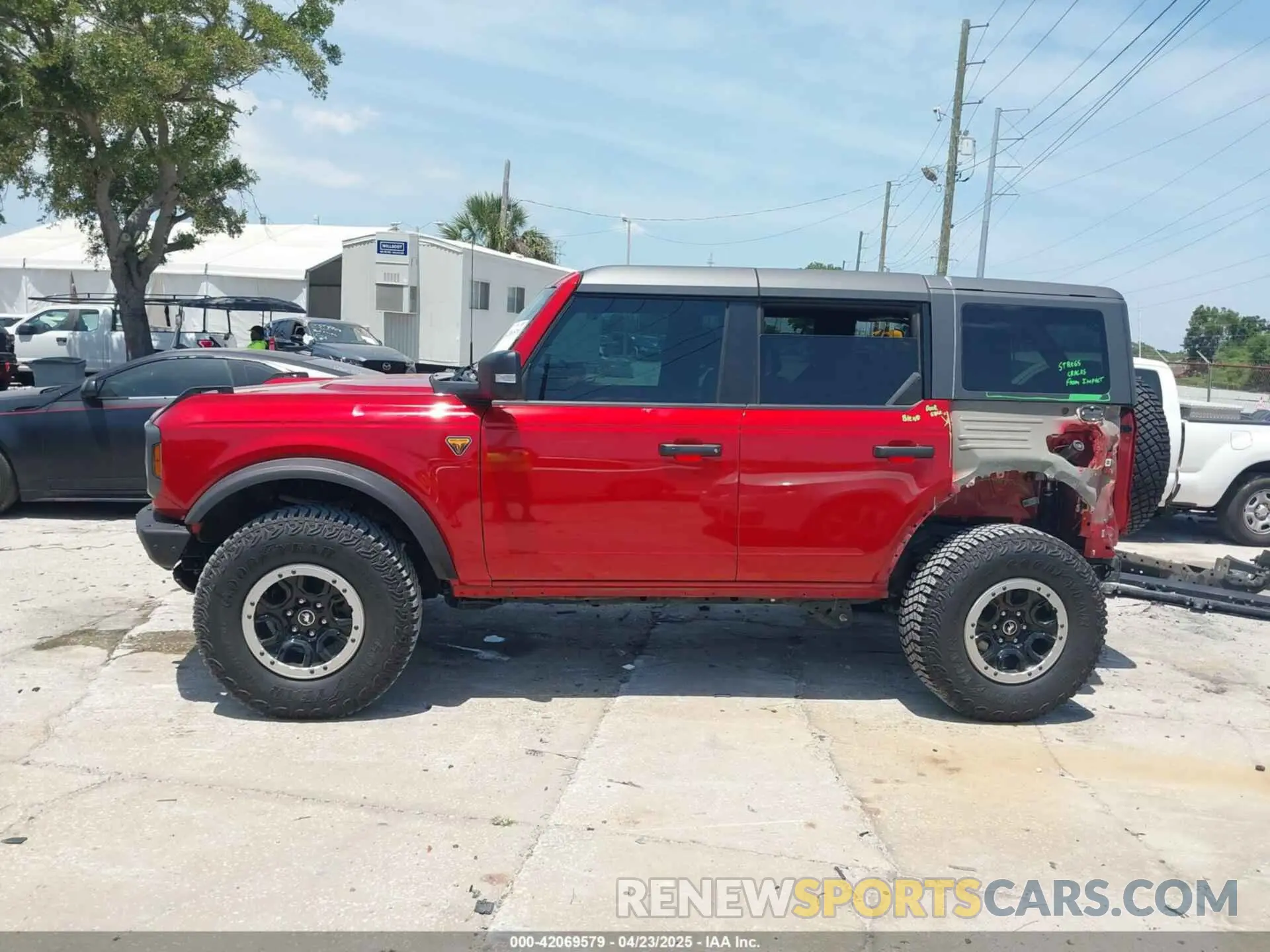 15 Photograph of a damaged car 1FMEE9BP0RLA41564 FORD BRONCO 2024