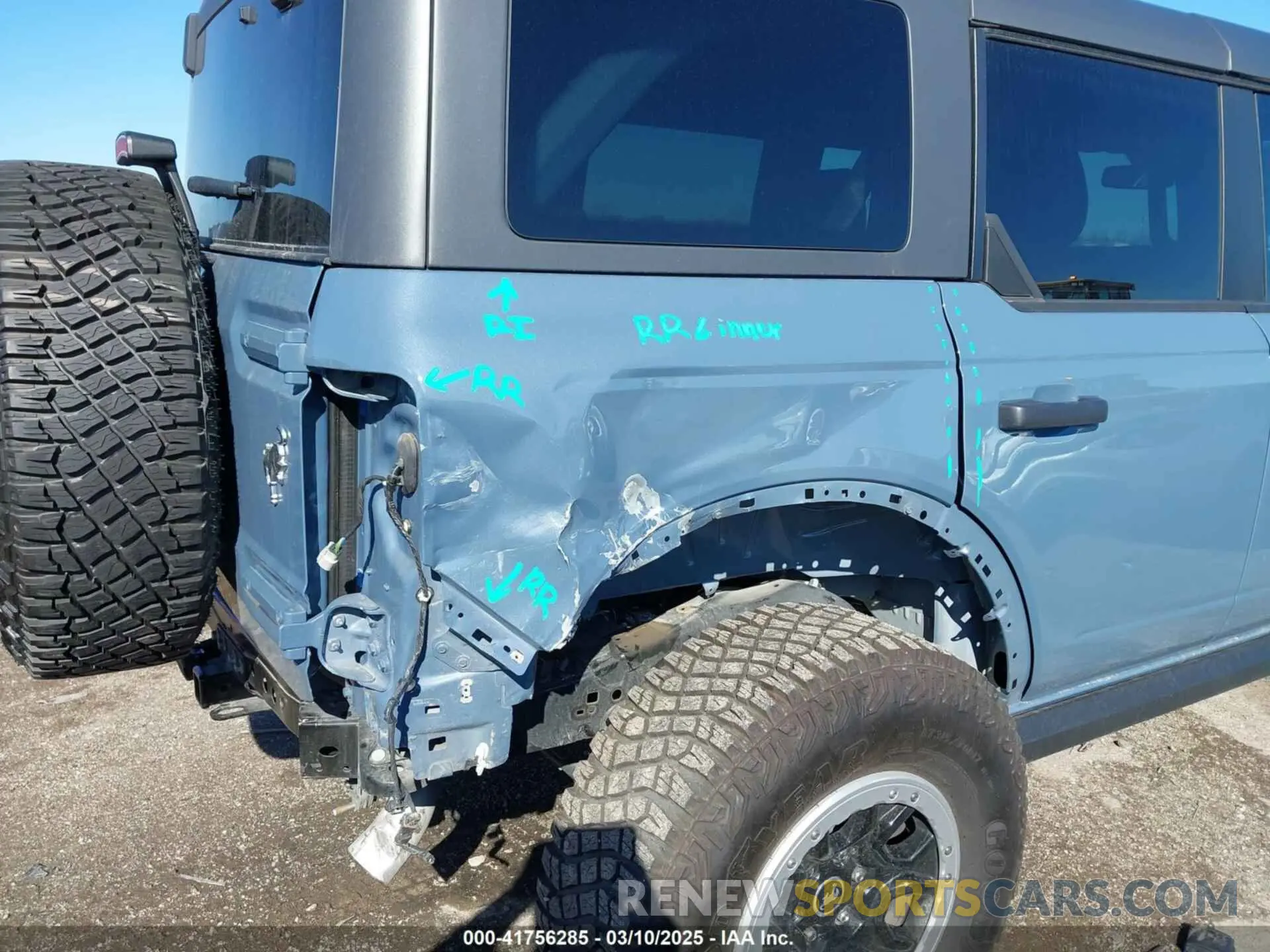 19 Photograph of a damaged car 1FMEE9BP2RLA26774 FORD BRONCO 2024