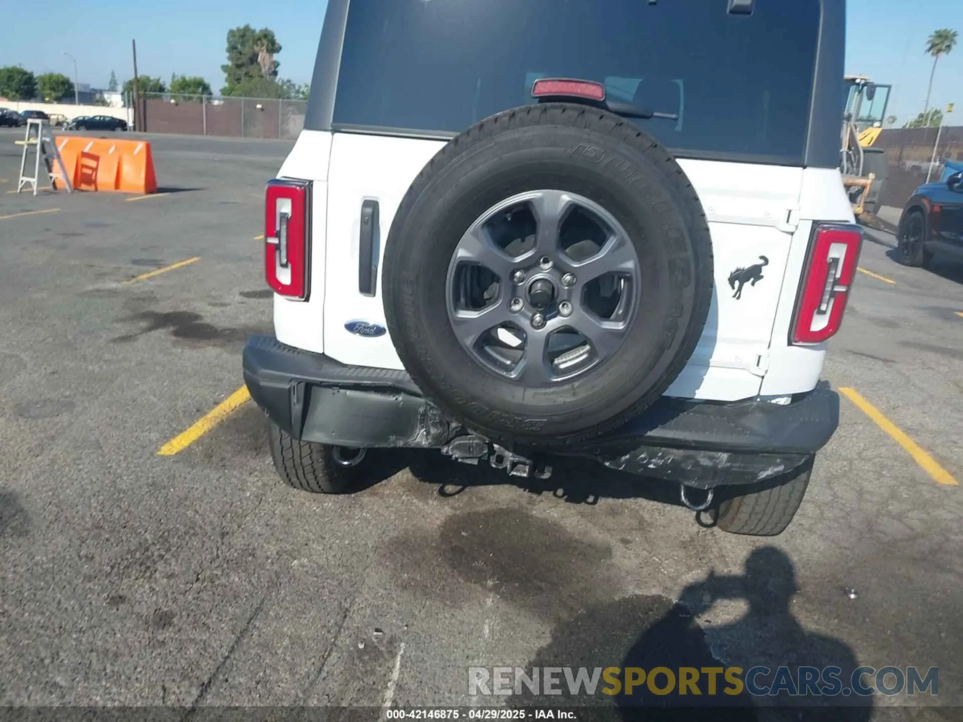 16 Photograph of a damaged car 1FMEE9BP5RLA09693 FORD BRONCO 2024