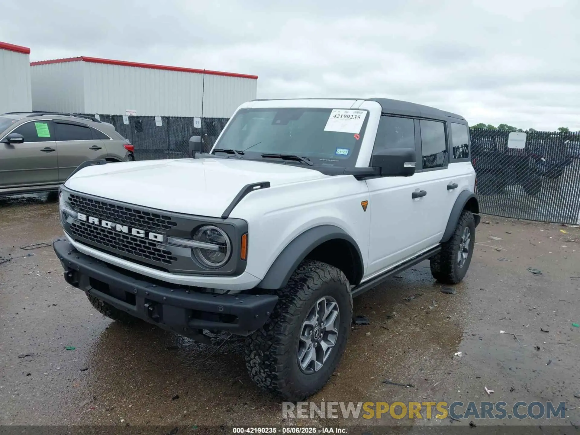 2 Photograph of a damaged car 1FMEE9BP8RLA97185 FORD BRONCO 2024