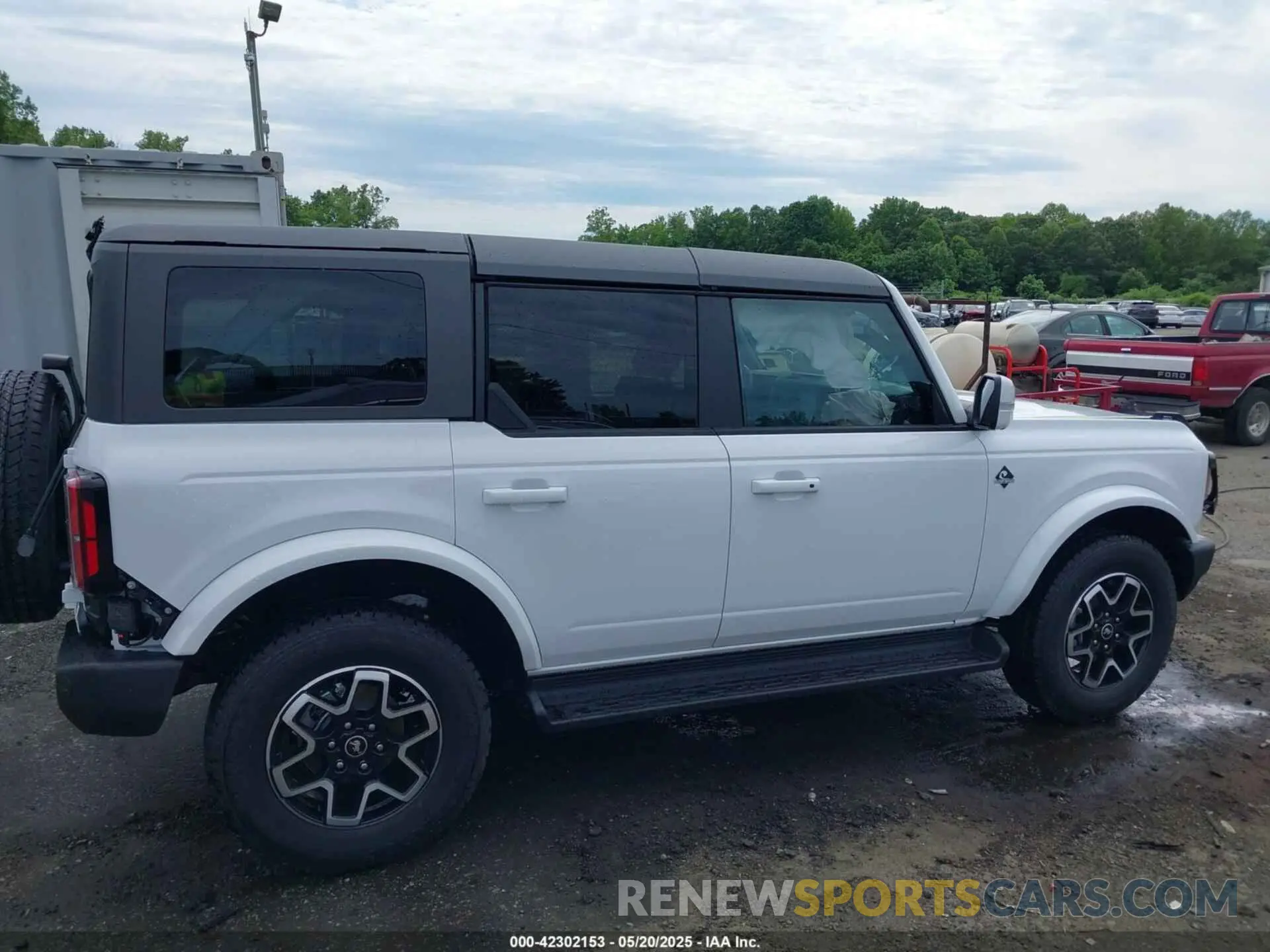 14 Photograph of a damaged car 1FMDE8BH3SLA68925 FORD BRONCO 2025