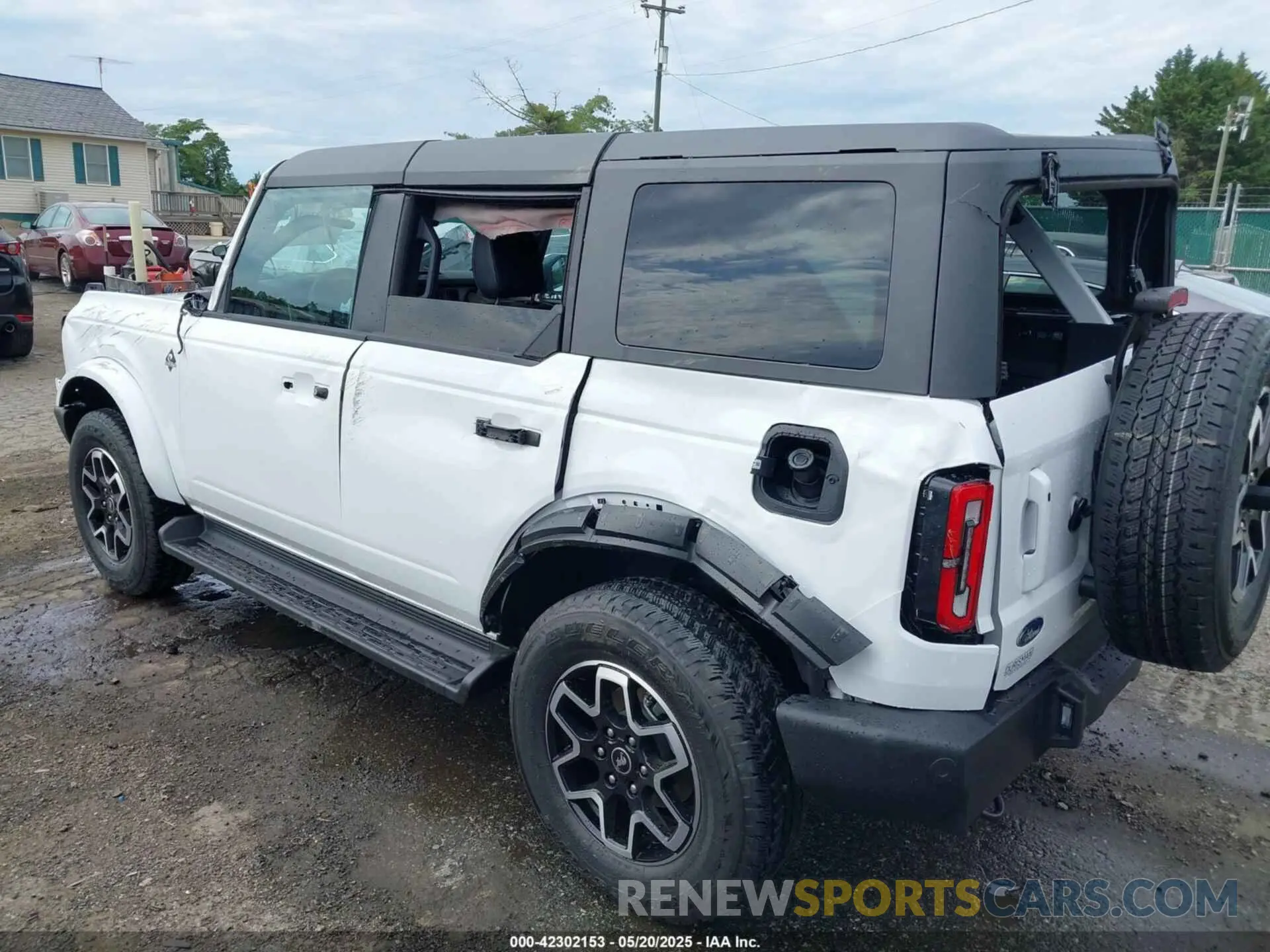 3 Photograph of a damaged car 1FMDE8BH3SLA68925 FORD BRONCO 2025
