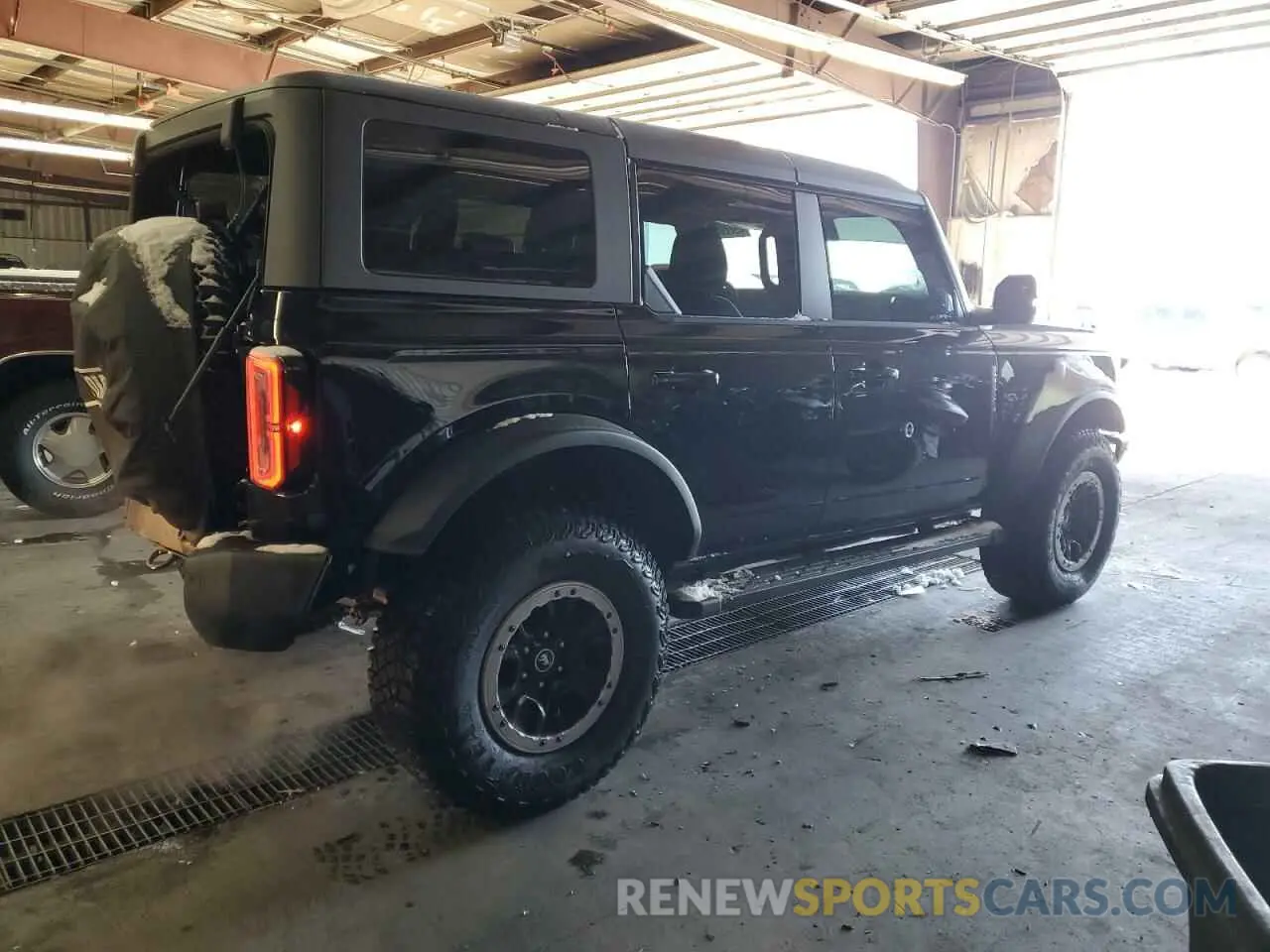 3 Photograph of a damaged car 1FMEE8BP2RLA52513 FORD BRONCO OUT 2024