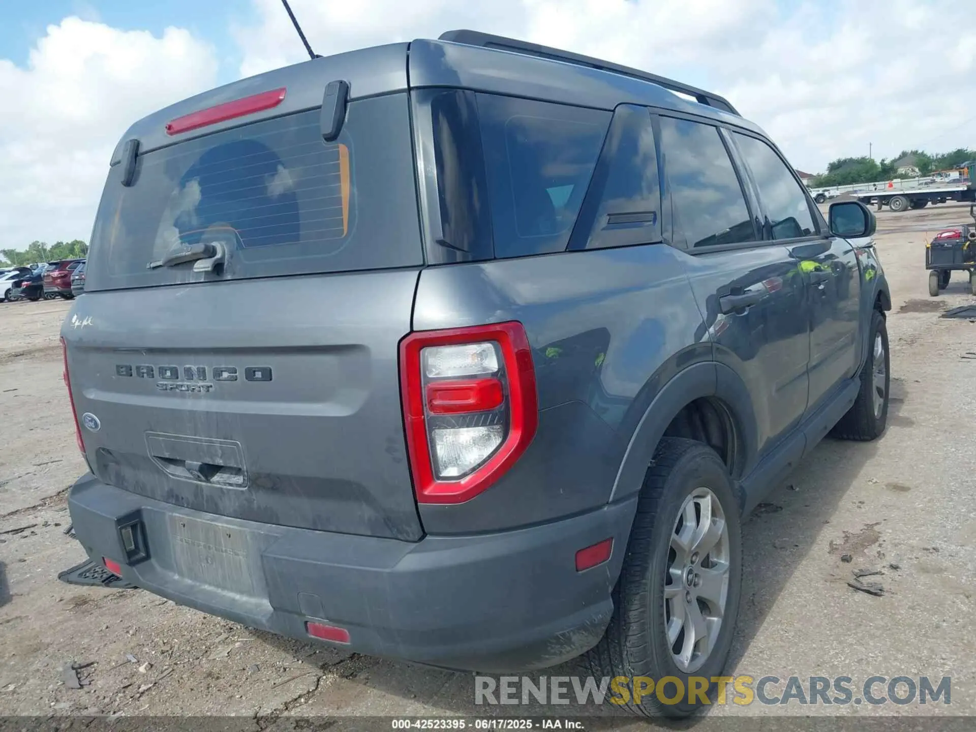 4 Photograph of a damaged car 3FMCR9A64MRA56907 FORD BRONCO SPORT 2021