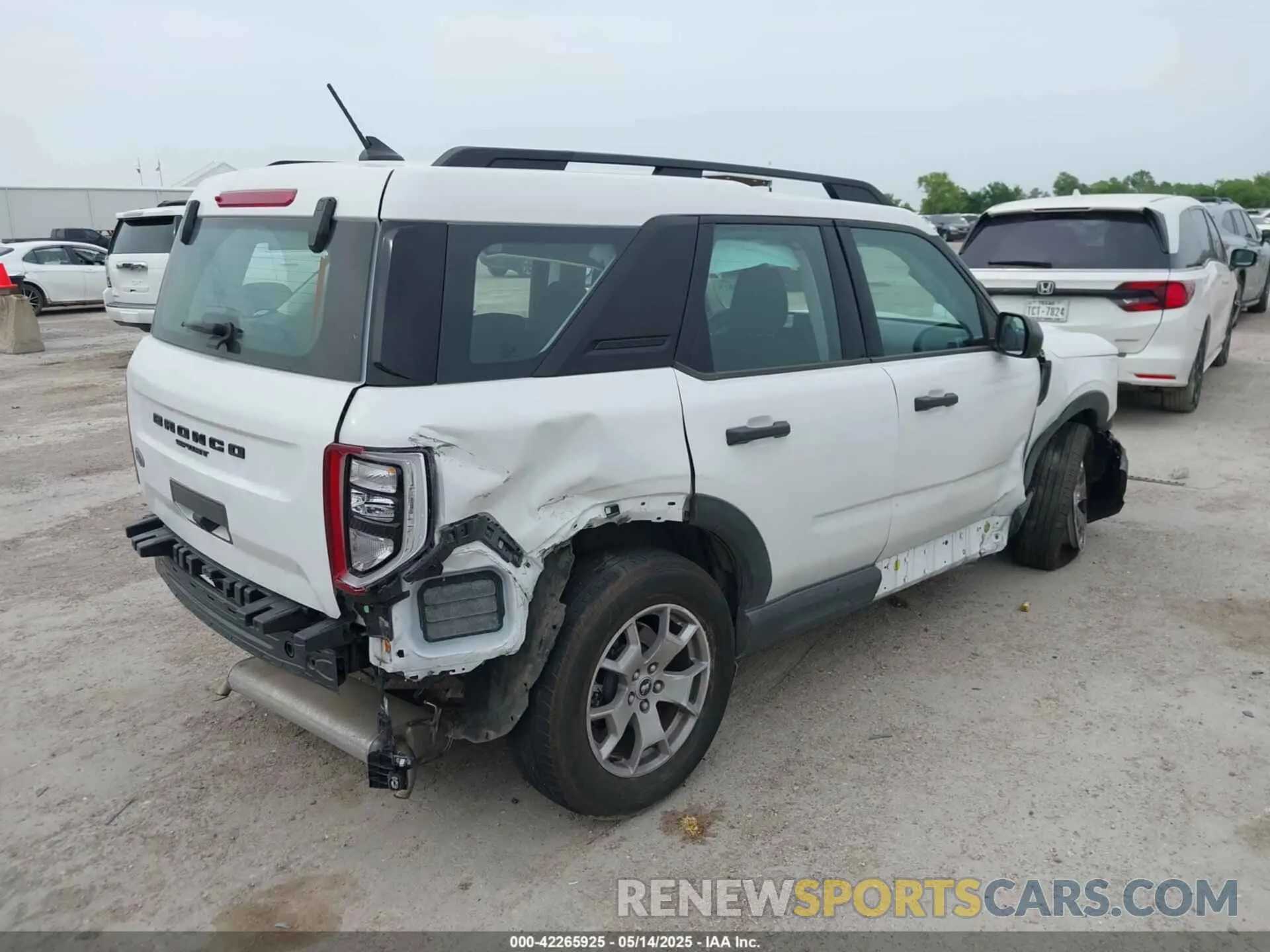 4 Photograph of a damaged car 3FMCR9A67MRB12953 FORD BRONCO SPORT 2021