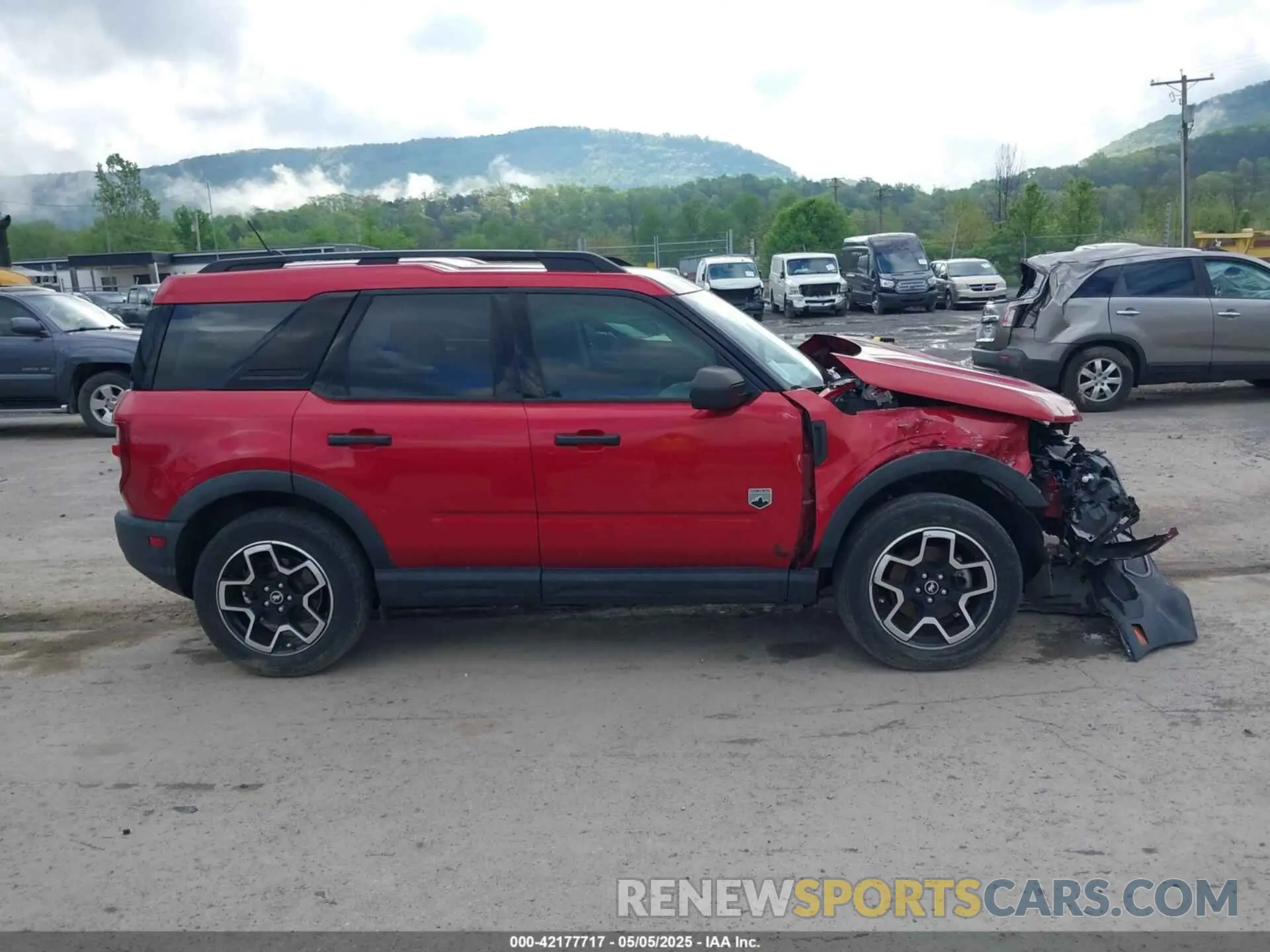 13 Photograph of a damaged car 3FMCR9B60MRA47135 FORD BRONCO SPORT 2021