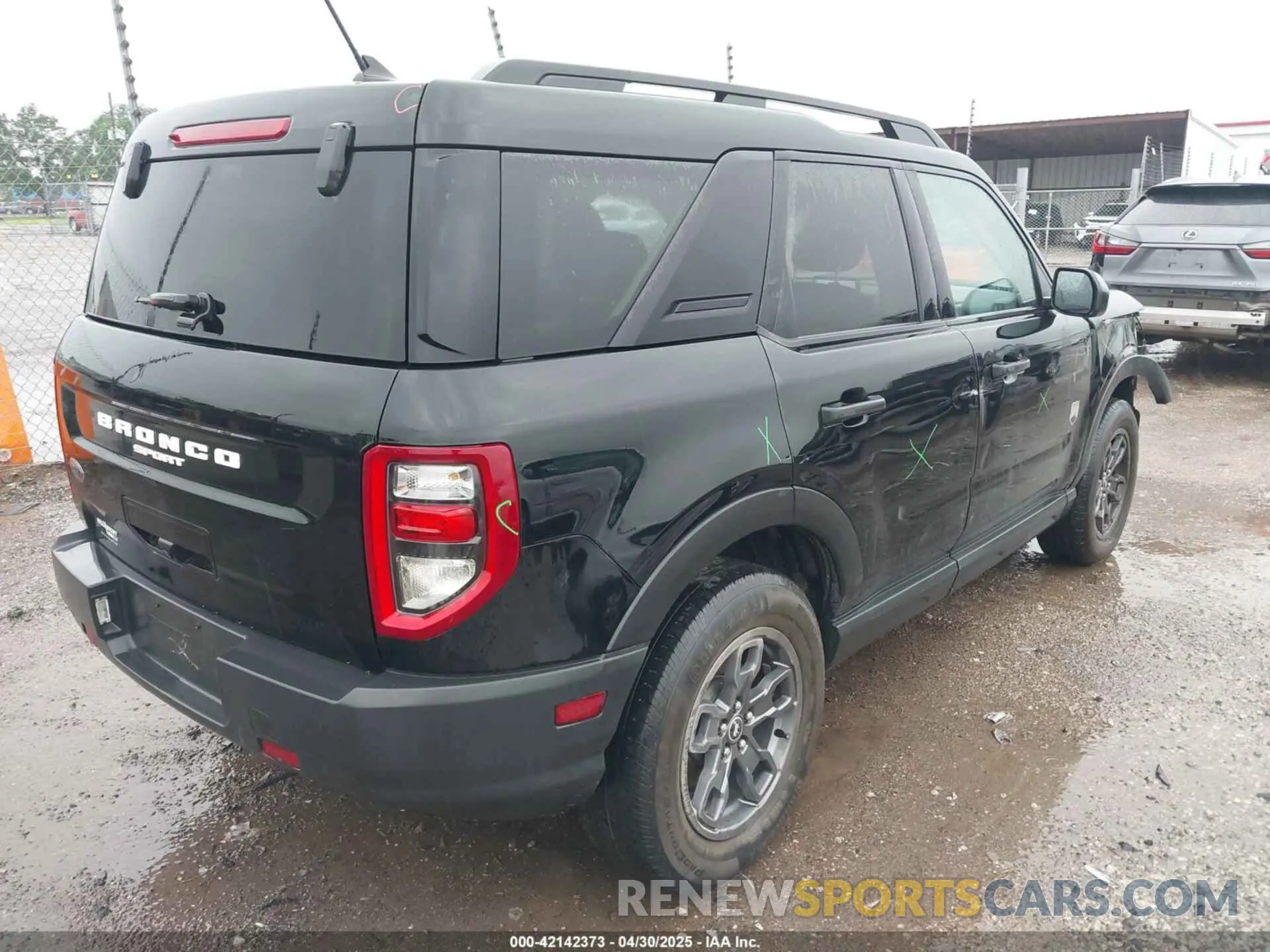 4 Photograph of a damaged car 3FMCR9B62MRA57987 FORD BRONCO SPORT 2021