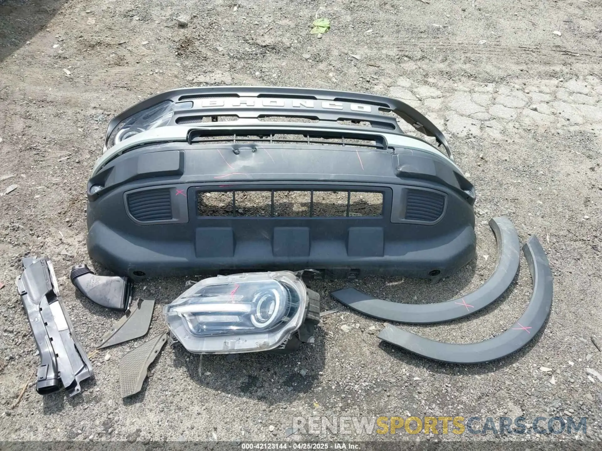 12 Photograph of a damaged car 3FMCR9B62MRA92111 FORD BRONCO SPORT 2021