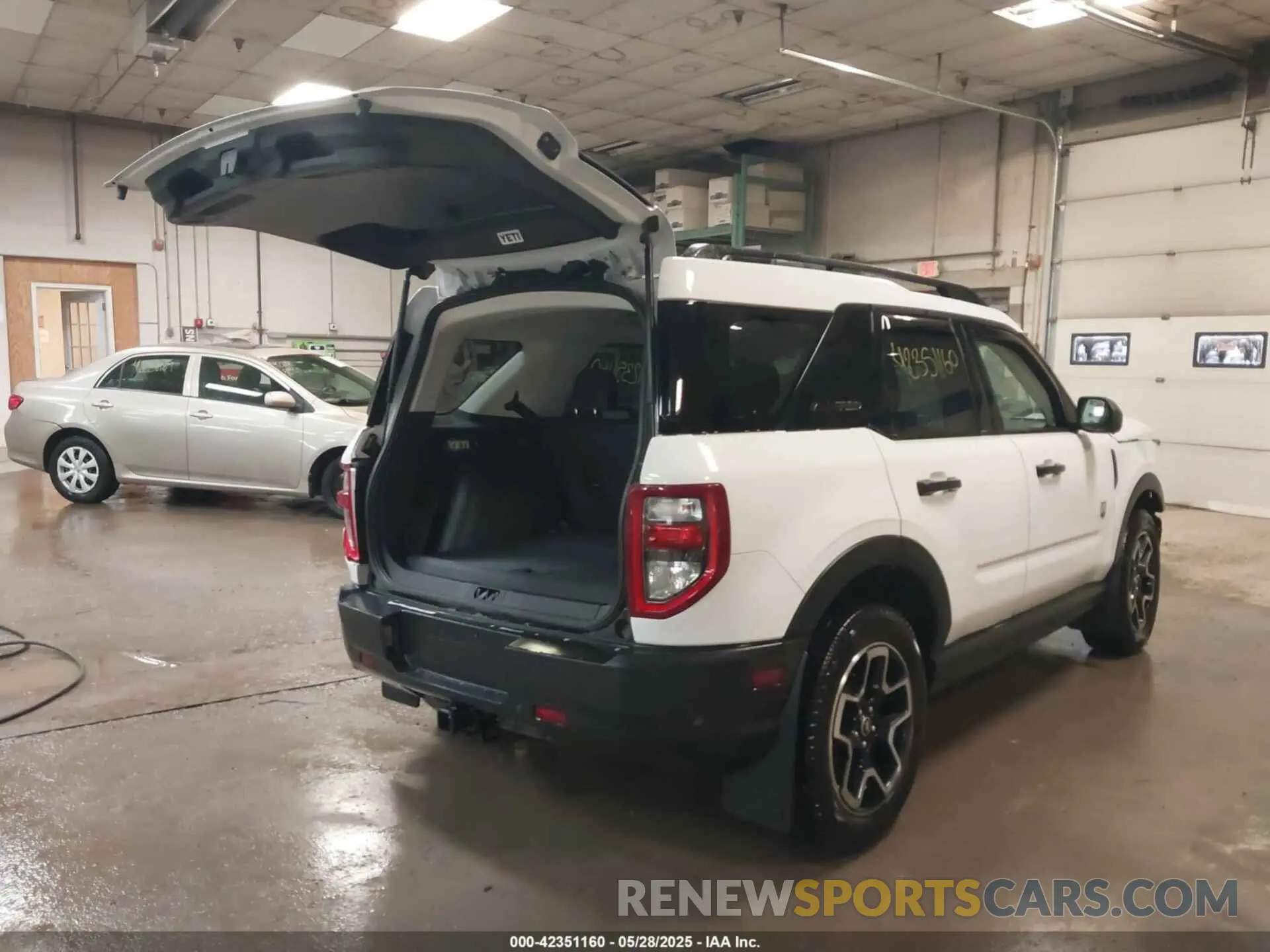 4 Photograph of a damaged car 3FMCR9B63MRA46707 FORD BRONCO SPORT 2021