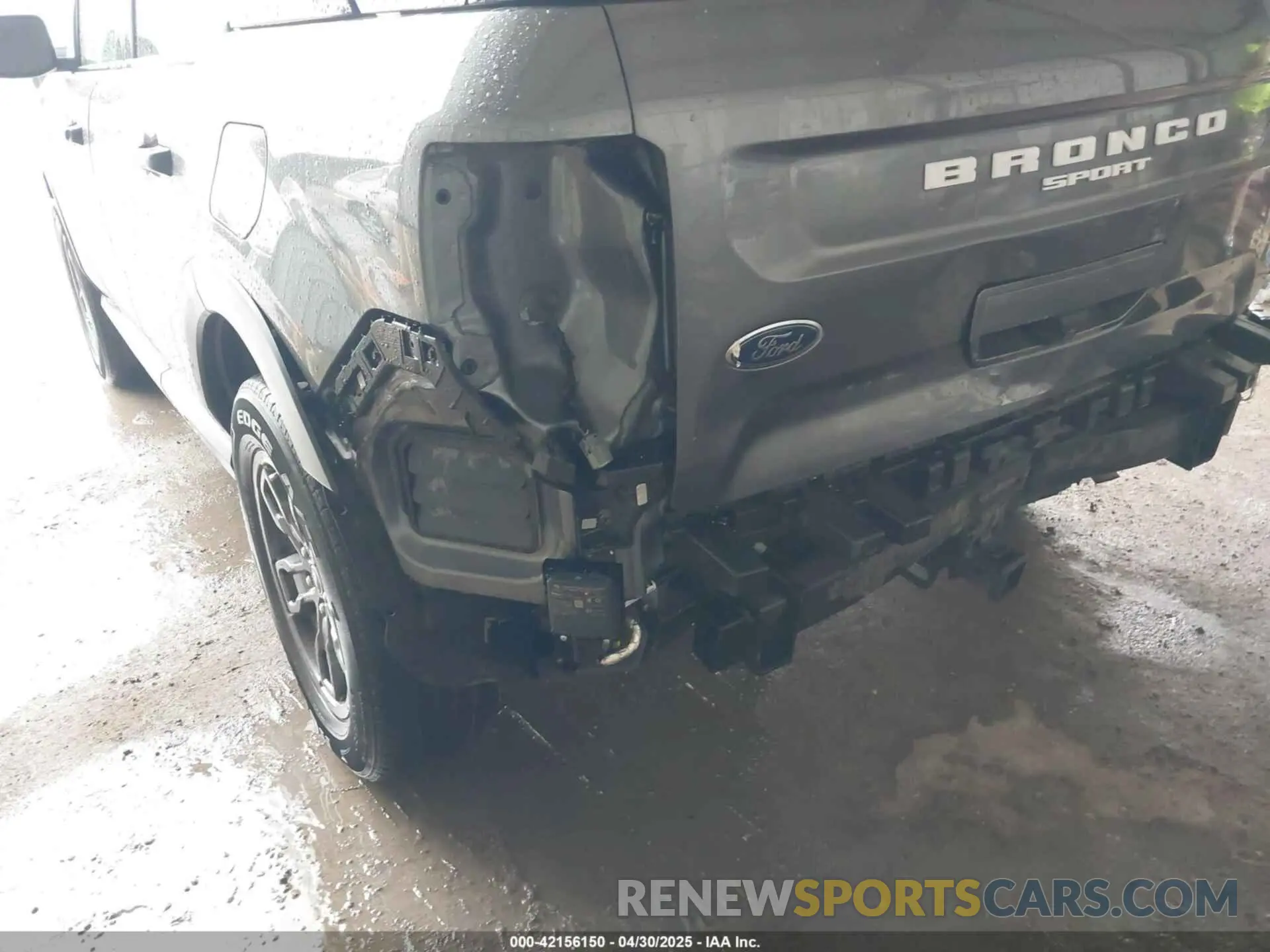 17 Photograph of a damaged car 3FMCR9B65MRA06077 FORD BRONCO SPORT 2021