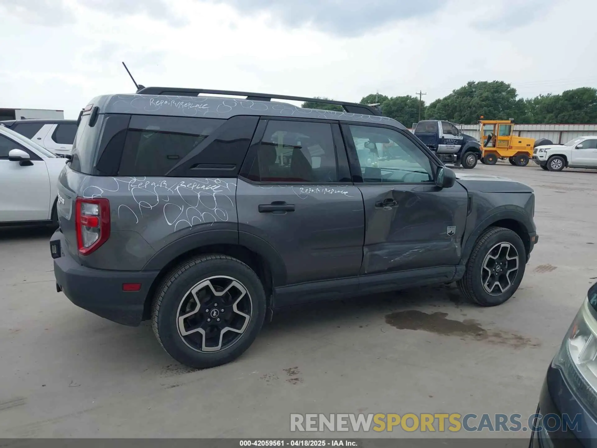 14 Photograph of a damaged car 3FMCR9B68MRA12262 FORD BRONCO SPORT 2021