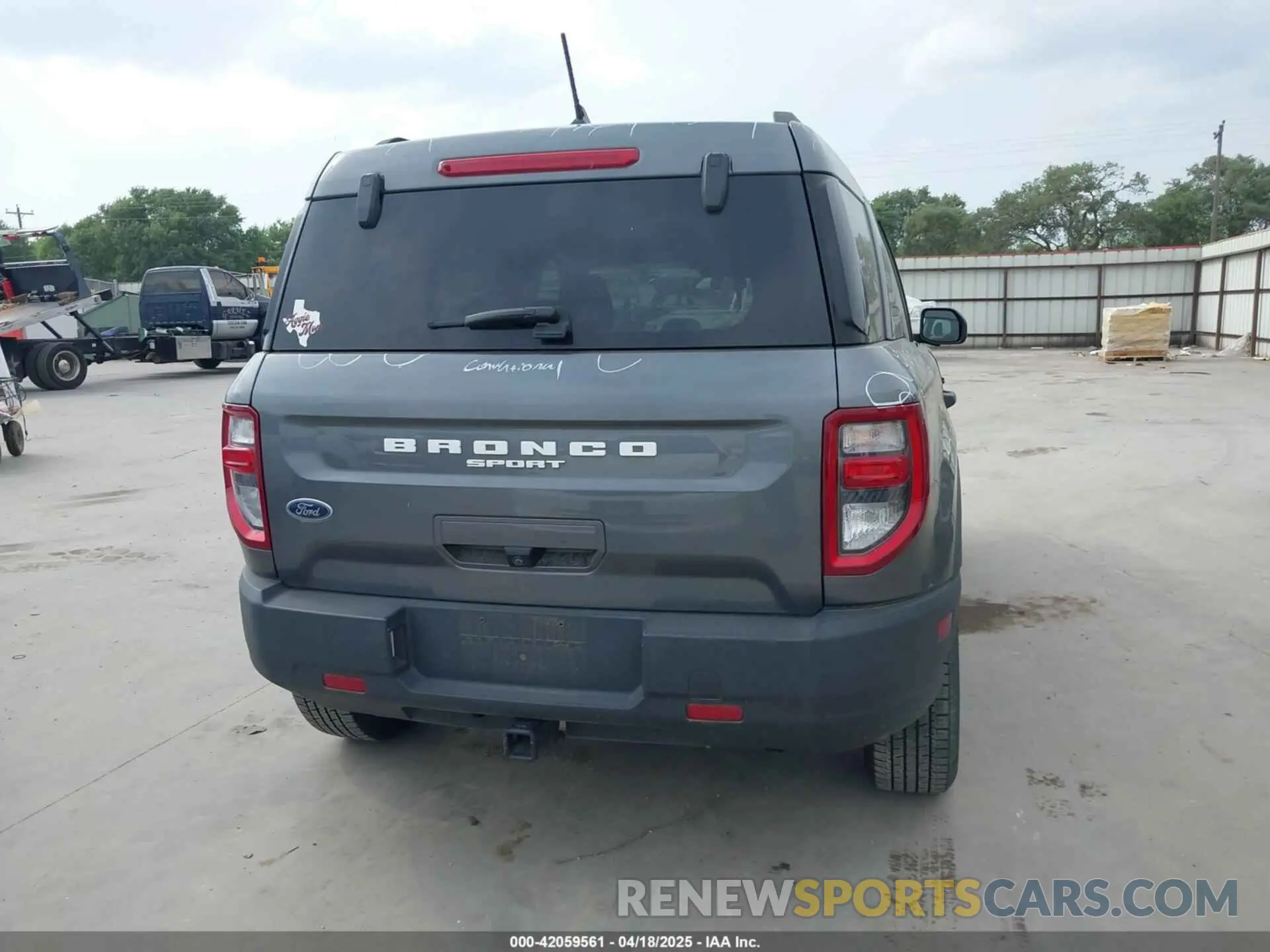 17 Photograph of a damaged car 3FMCR9B68MRA12262 FORD BRONCO SPORT 2021