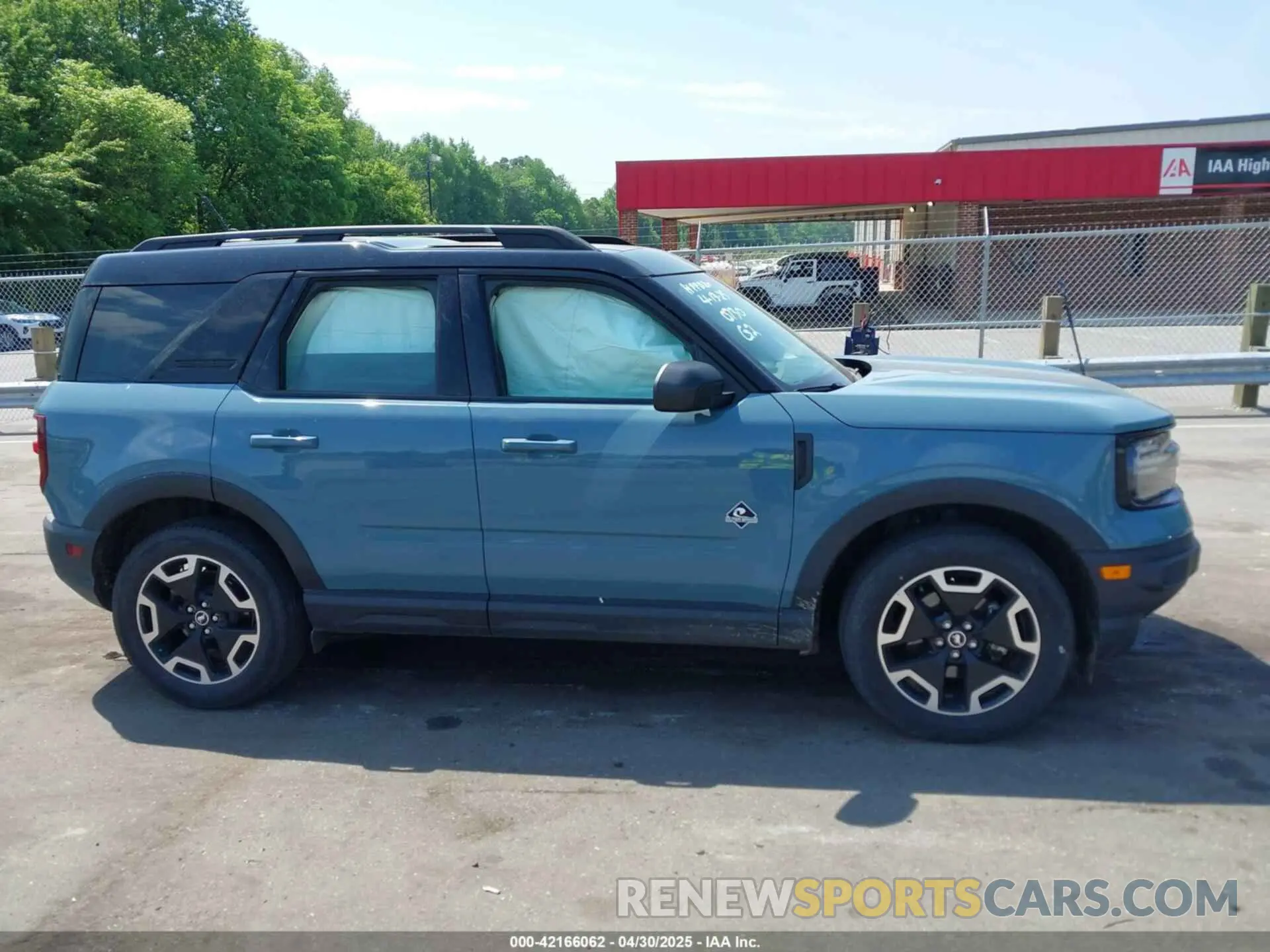 12 Photograph of a damaged car 3FMCR9C61MRA00730 FORD BRONCO SPORT 2021