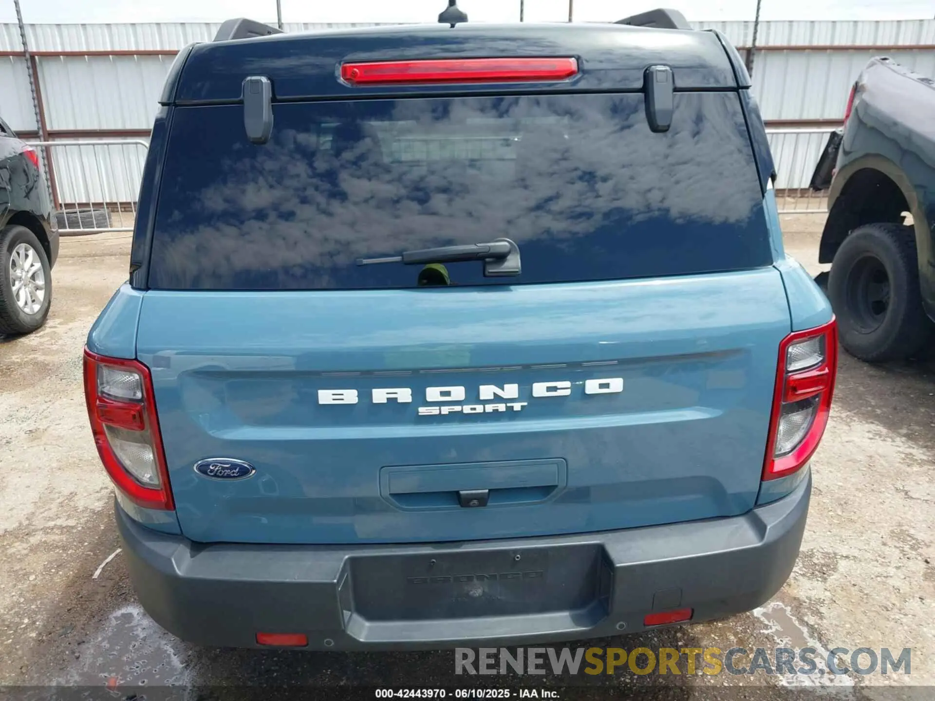 17 Photograph of a damaged car 3FMCR9C63MRA06545 FORD BRONCO SPORT 2021