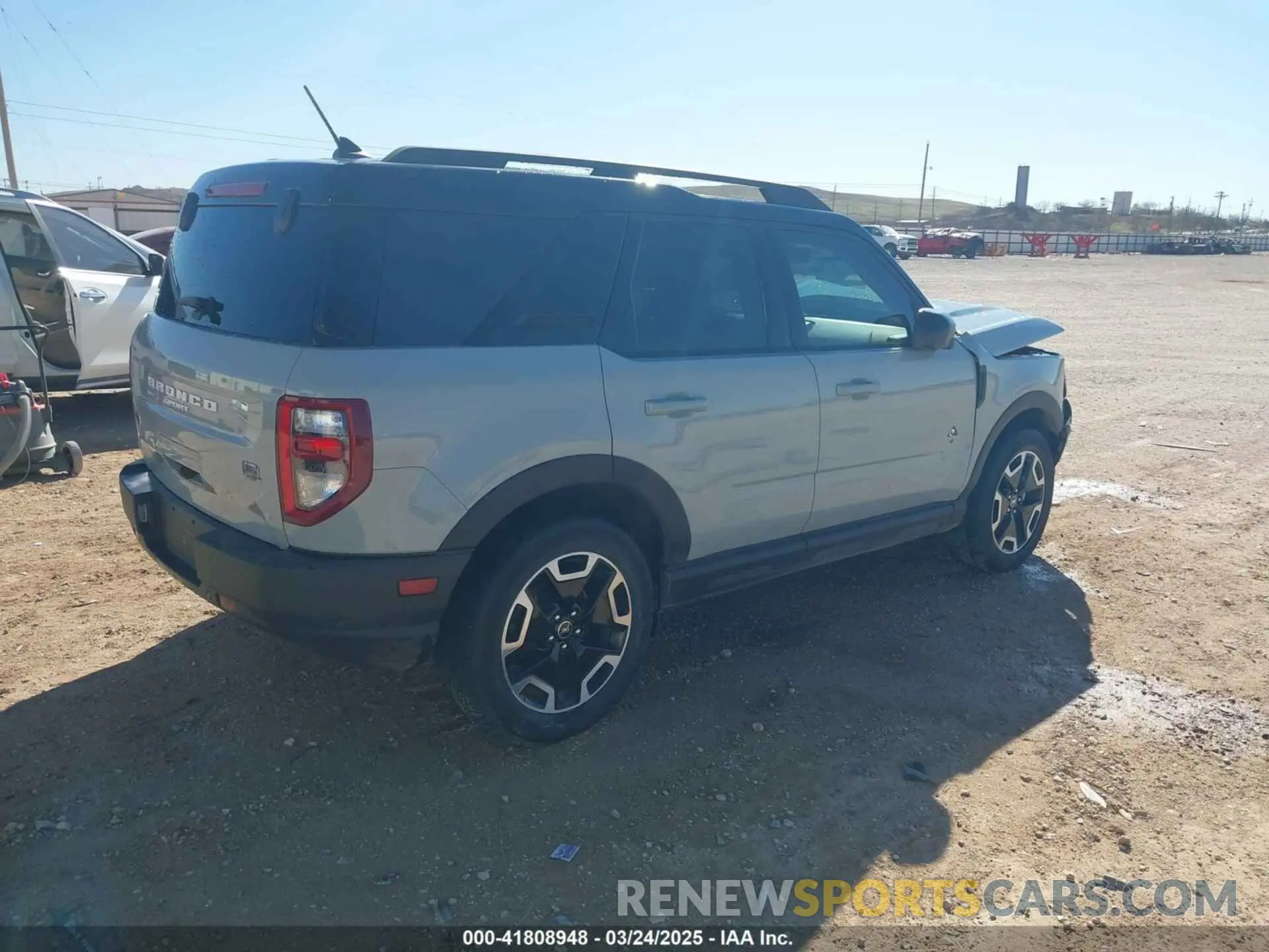 4 Photograph of a damaged car 3FMCR9C63MRA26861 FORD BRONCO SPORT 2021