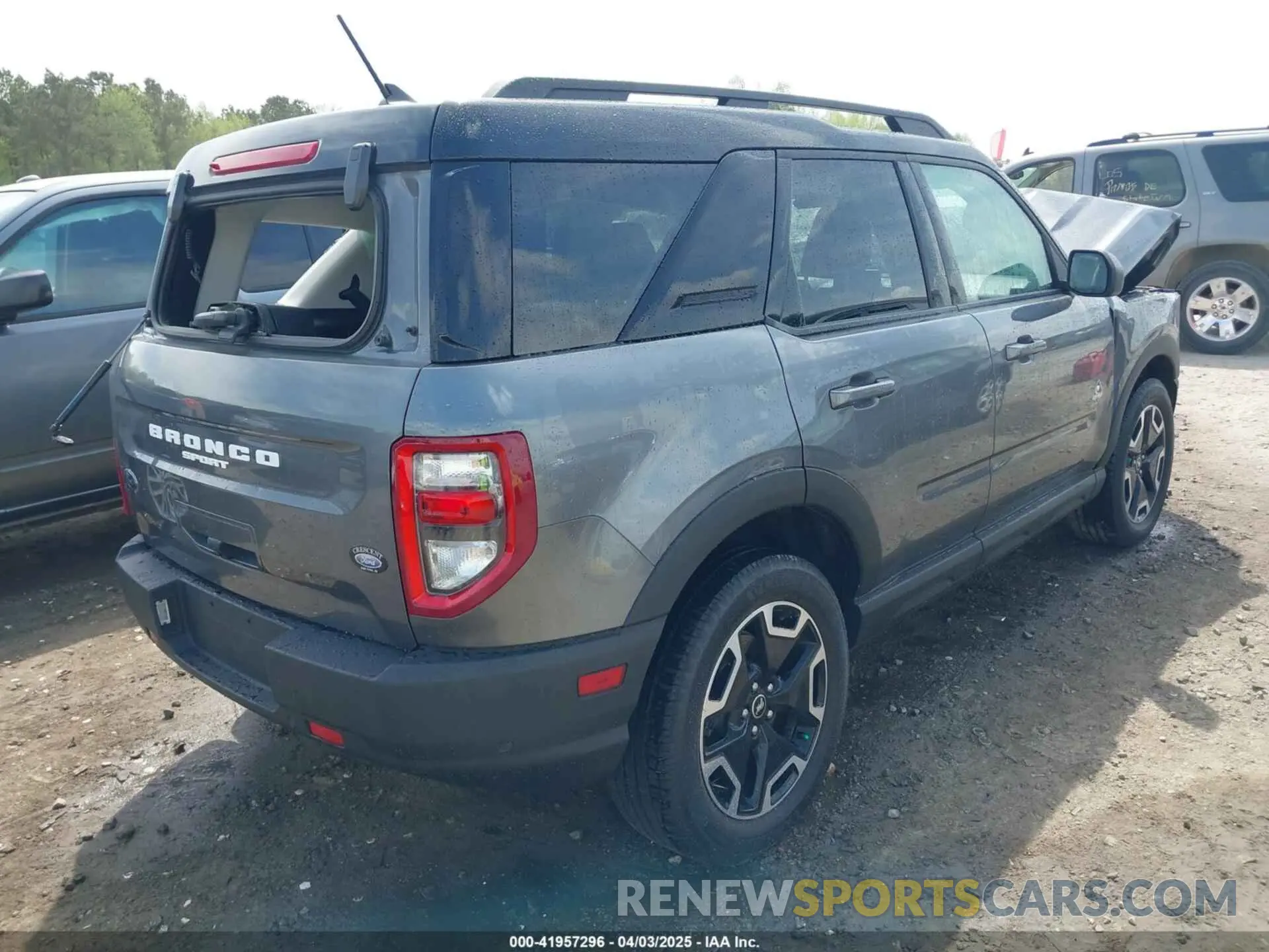 4 Photograph of a damaged car 3FMCR9C65MRA78864 FORD BRONCO SPORT 2021
