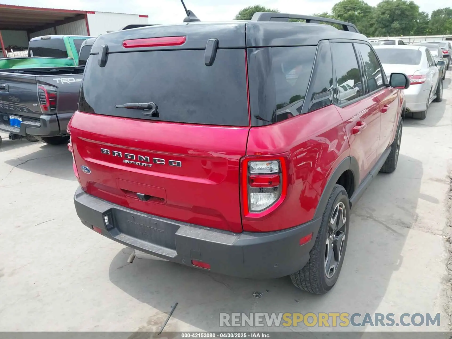 4 Photograph of a damaged car 3FMCR9C65MRA90402 FORD BRONCO SPORT 2021
