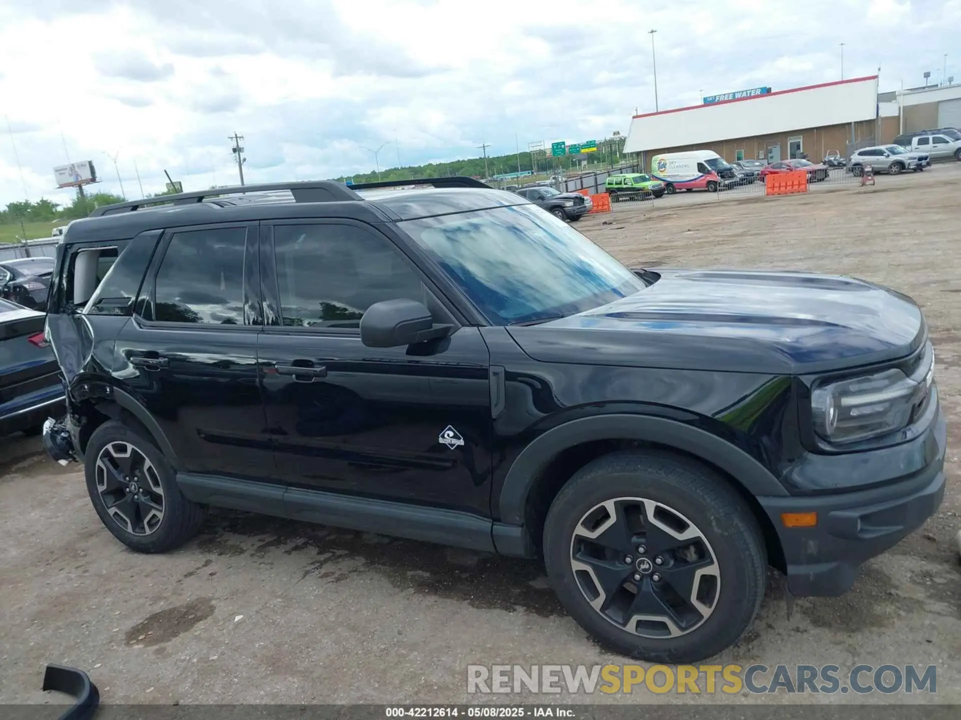 14 Photograph of a damaged car 3FMCR9C67MRB12688 FORD BRONCO SPORT 2021