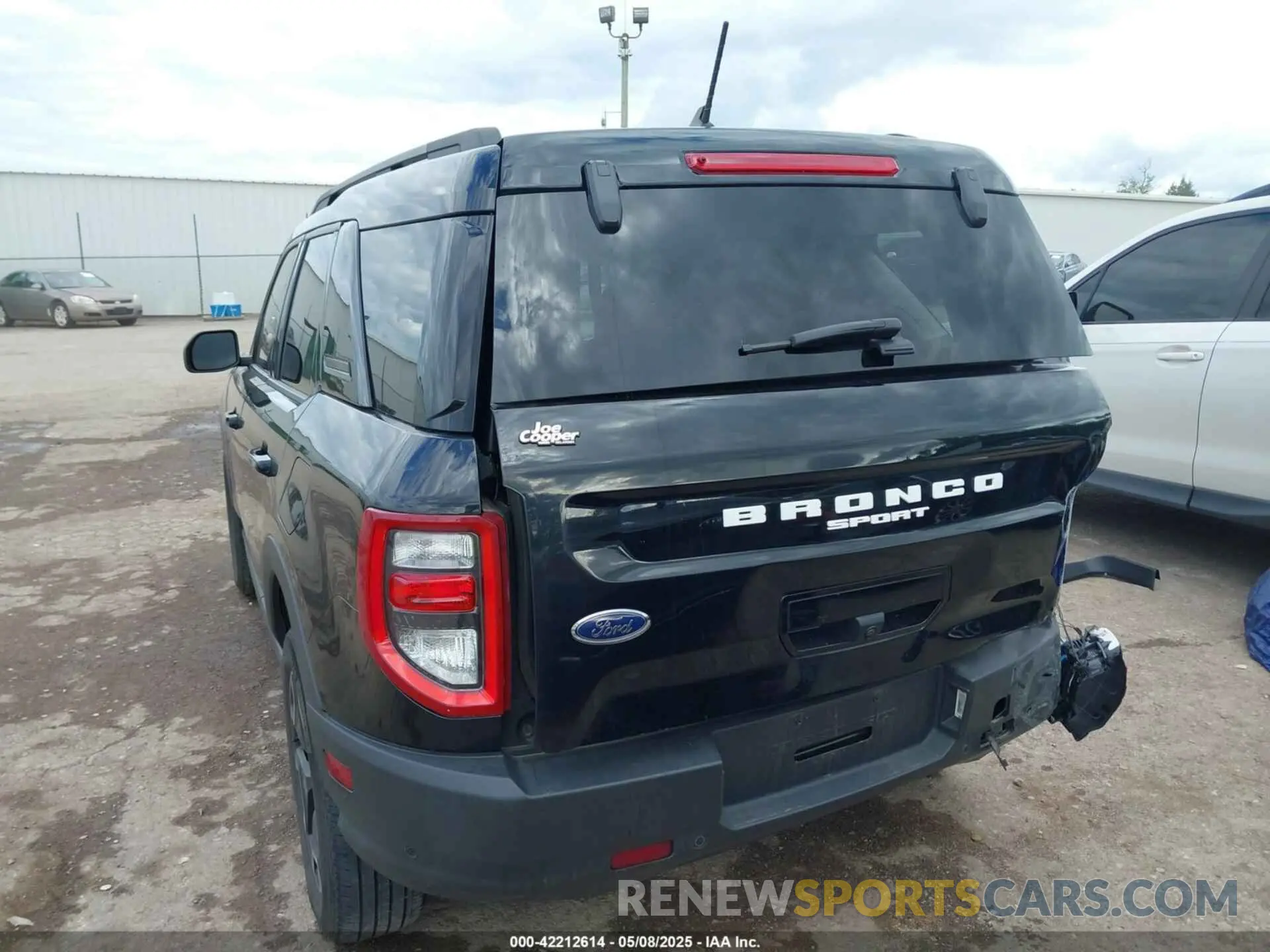 17 Photograph of a damaged car 3FMCR9C67MRB12688 FORD BRONCO SPORT 2021
