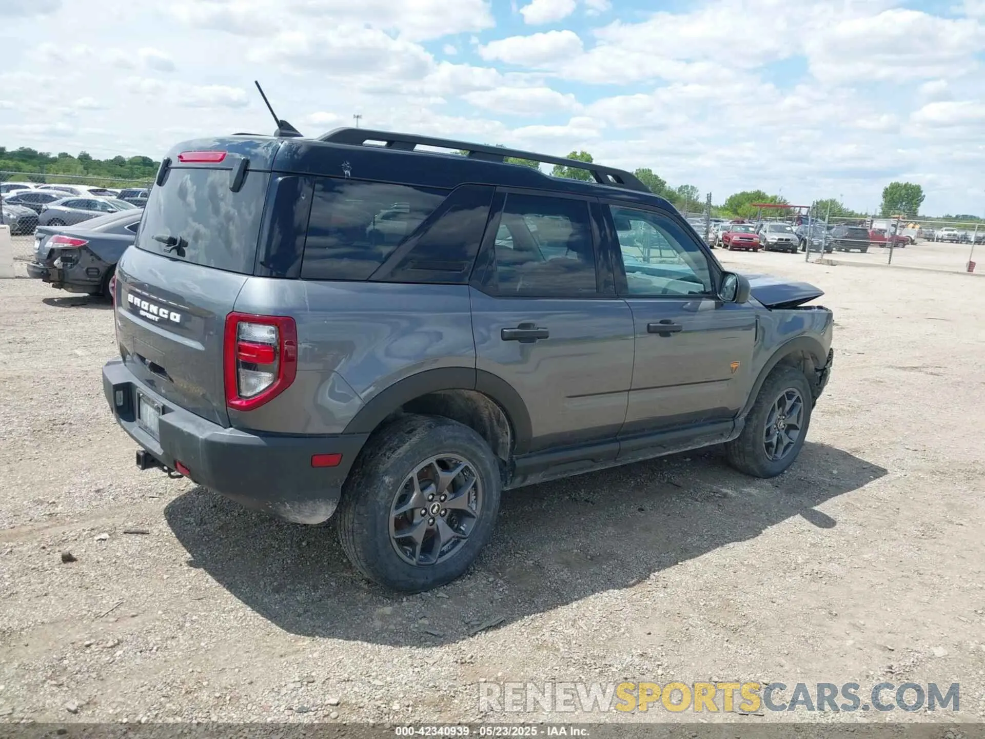 4 Photograph of a damaged car 3FMCR9D93MRA58427 FORD BRONCO SPORT 2021