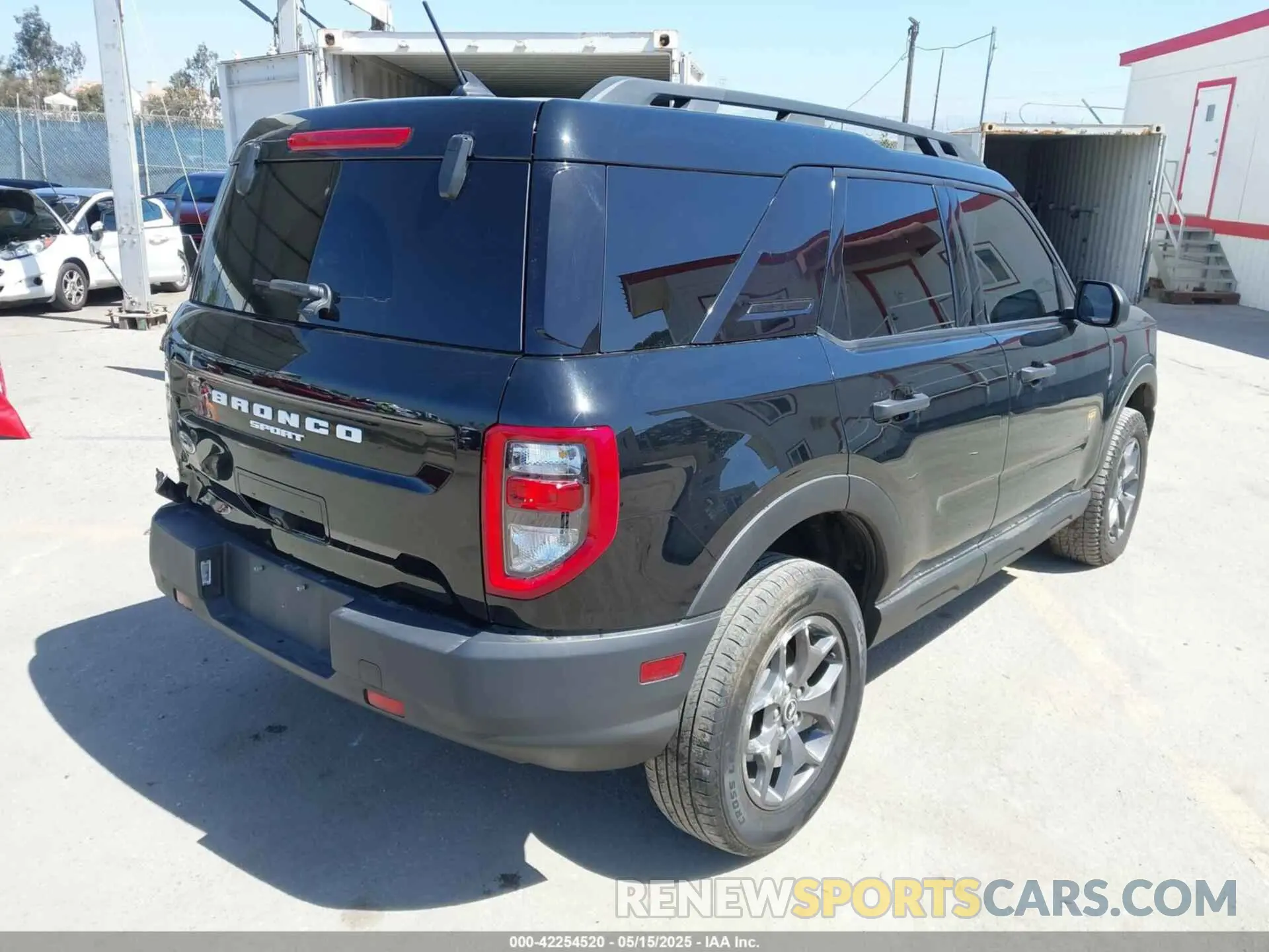 4 Photograph of a damaged car 3FMCR9D97MRA31313 FORD BRONCO SPORT 2021