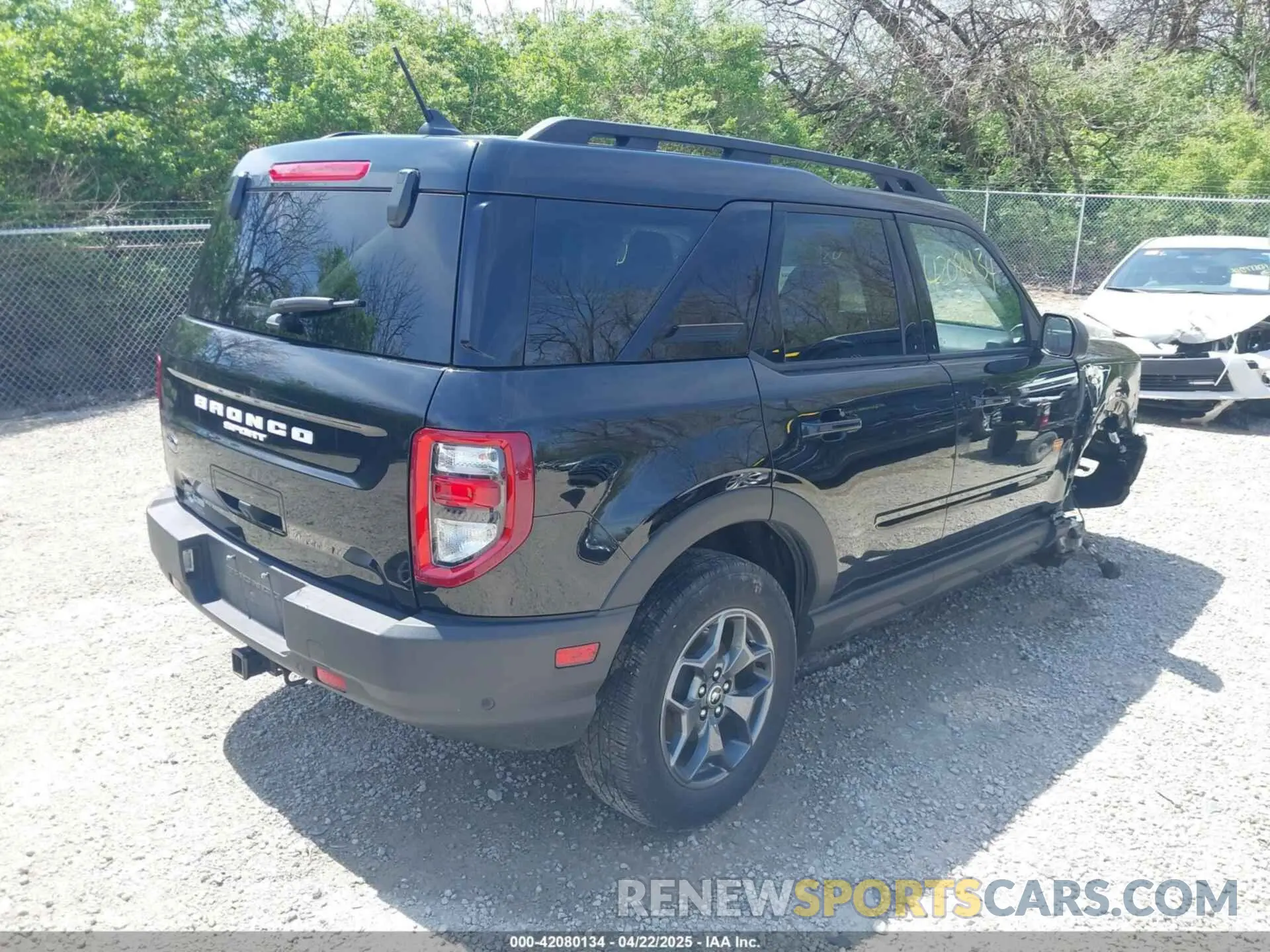 4 Photograph of a damaged car 3FMCR9D98MRA67396 FORD BRONCO SPORT 2021