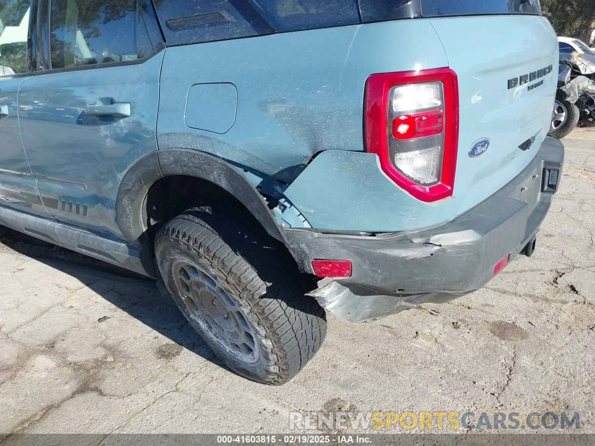 17 Photograph of a damaged car 3FMCR9F93MRA38756 FORD BRONCO SPORT 2021