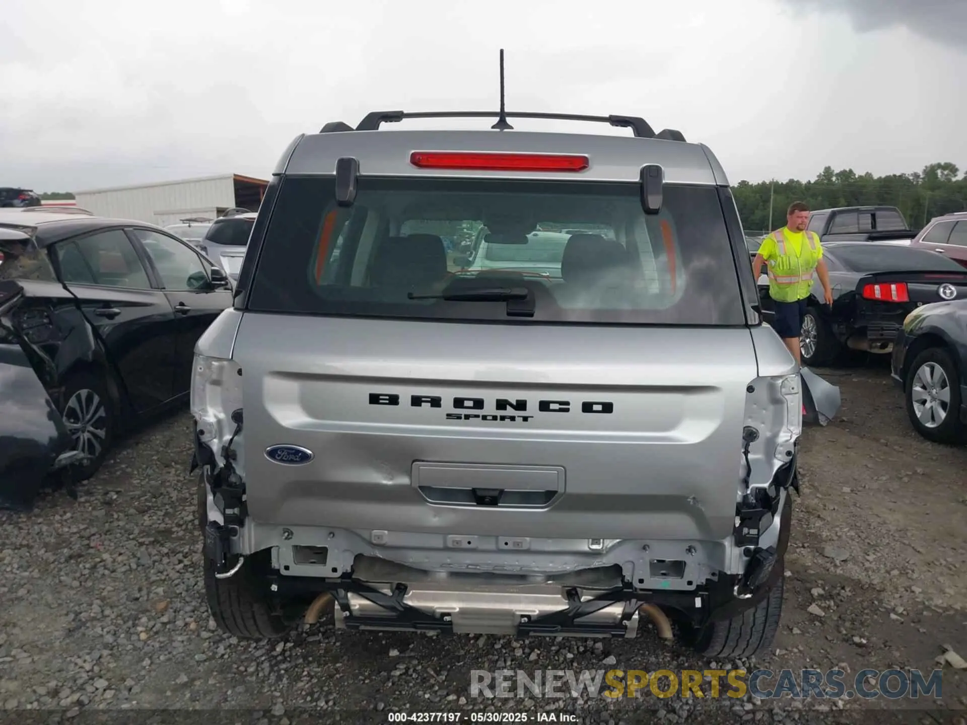 17 Photograph of a damaged car 3FMCR9A63NRD42278 FORD BRONCO SPORT 2022
