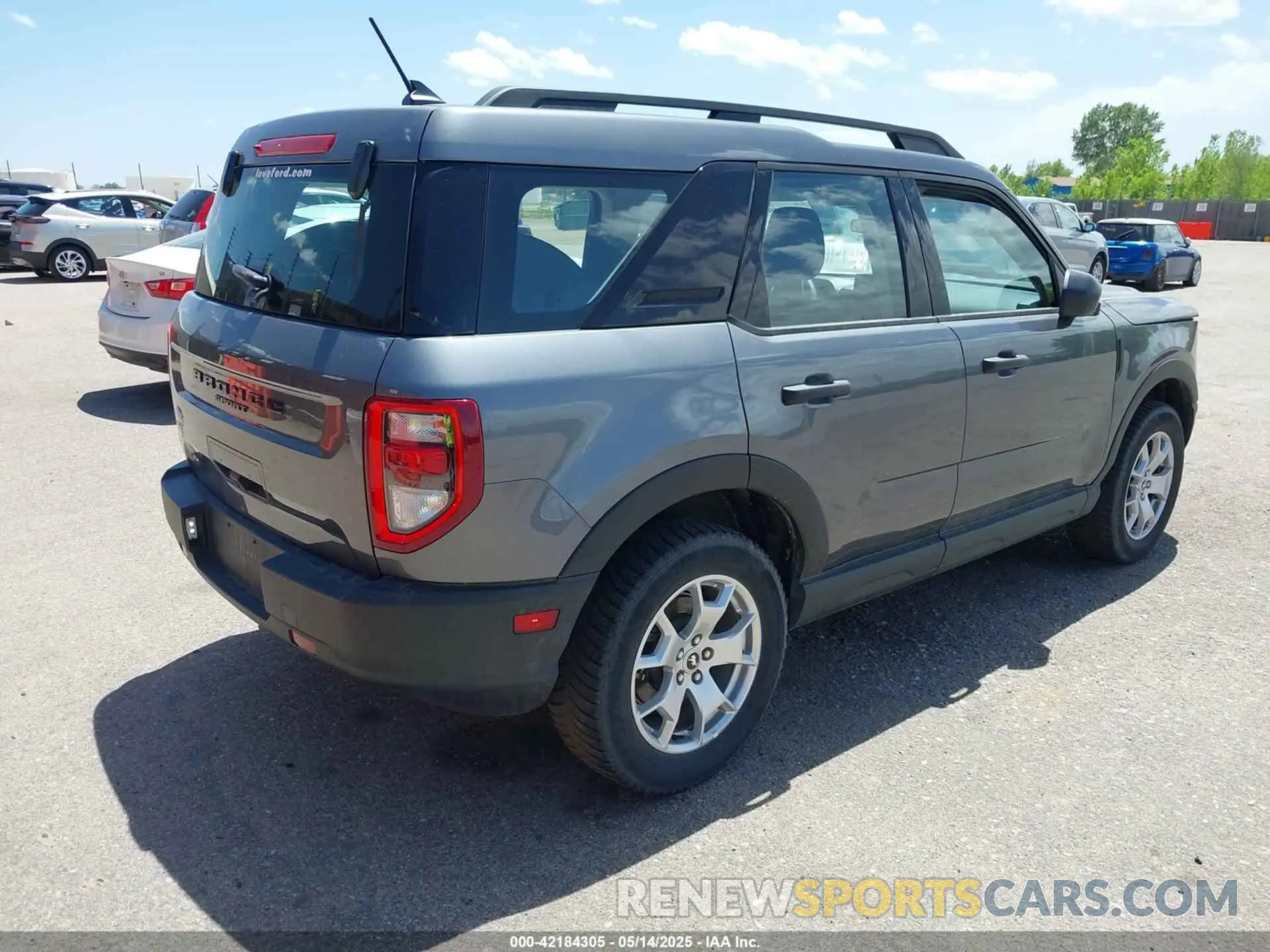 4 Photograph of a damaged car 3FMCR9A65NRD35705 FORD BRONCO SPORT 2022