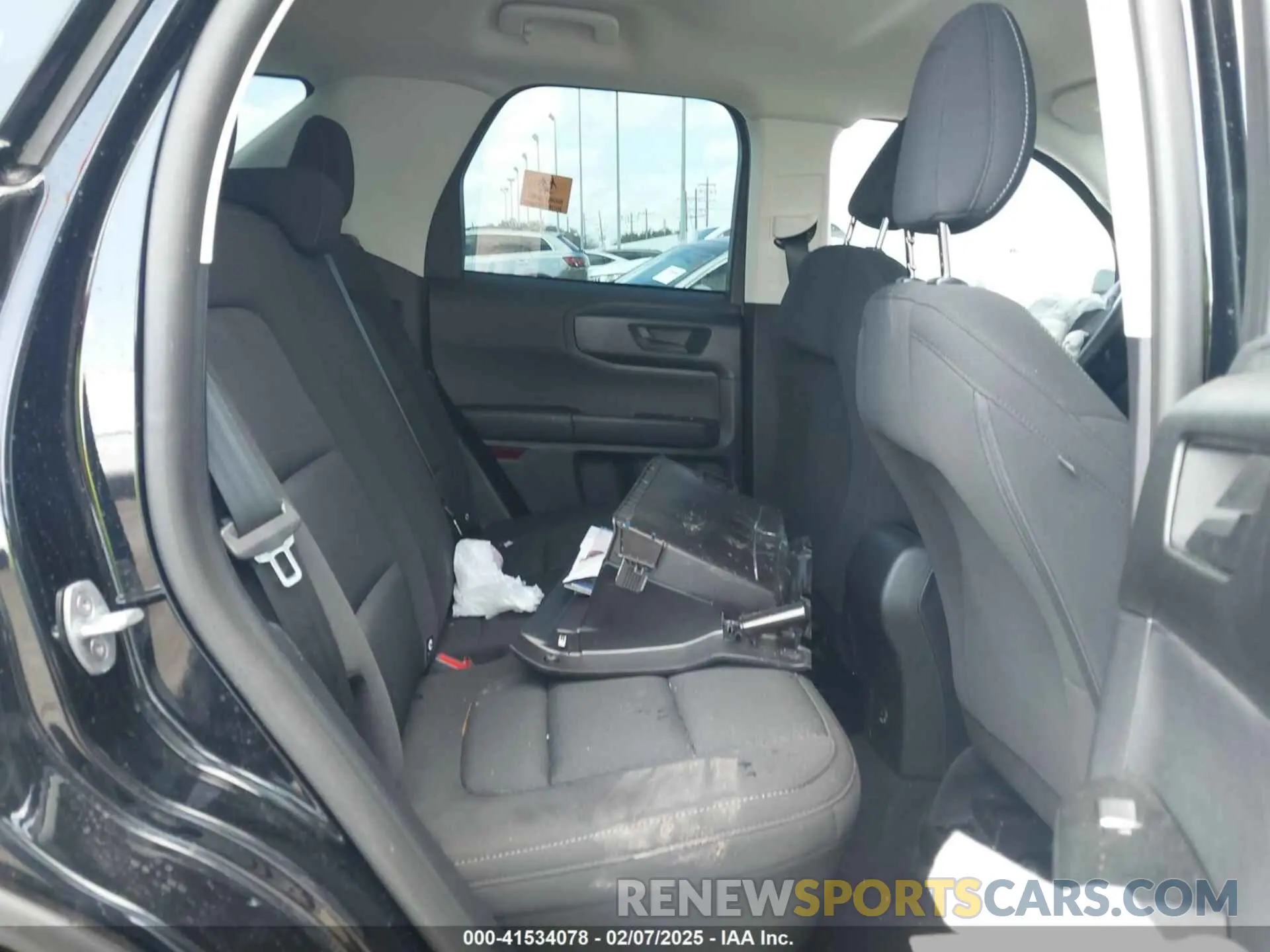 8 Photograph of a damaged car 3FMCR9A65NRE00293 FORD BRONCO SPORT 2022