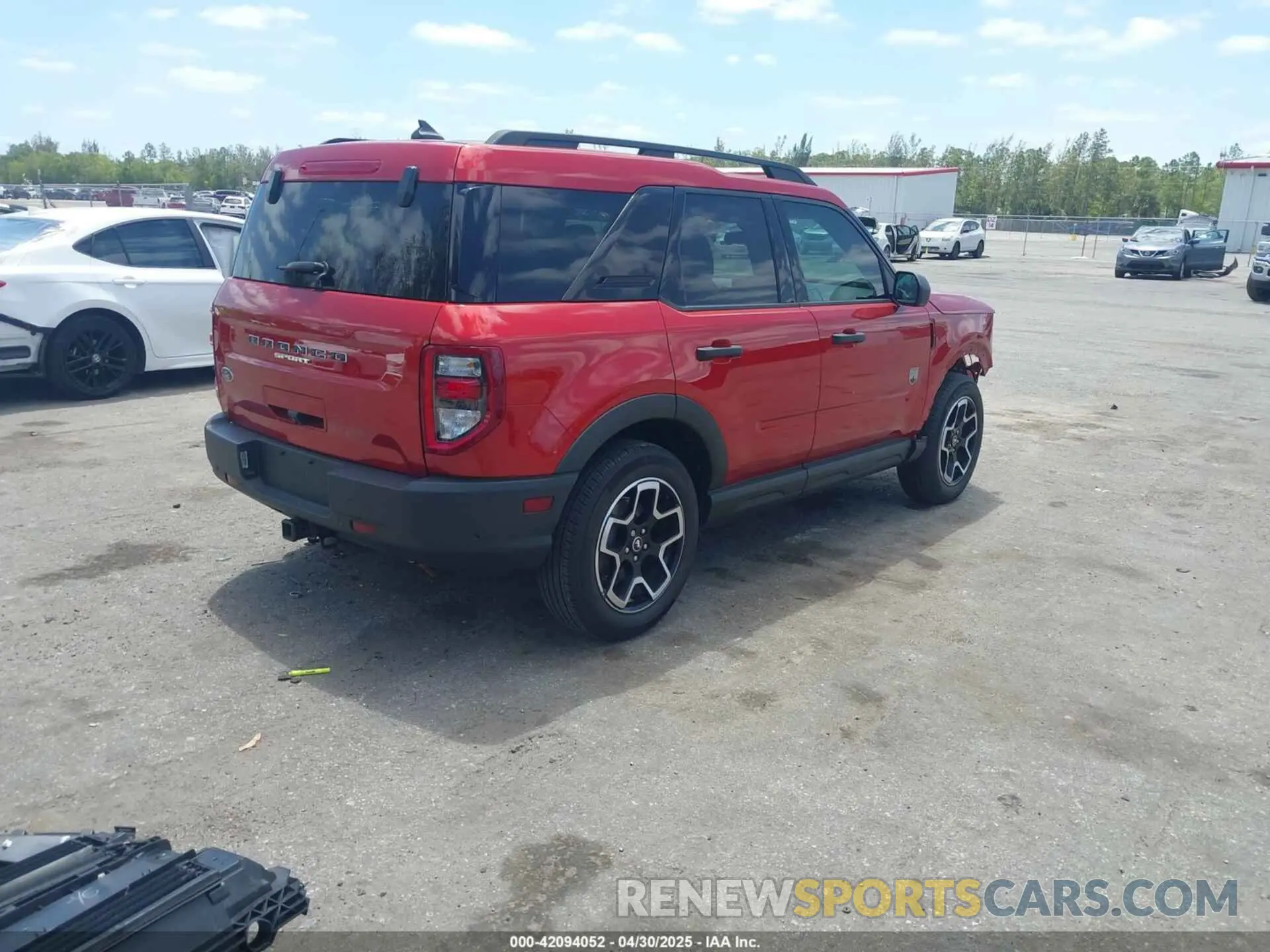 4 Photograph of a damaged car 3FMCR9B60NRD34492 FORD BRONCO SPORT 2022