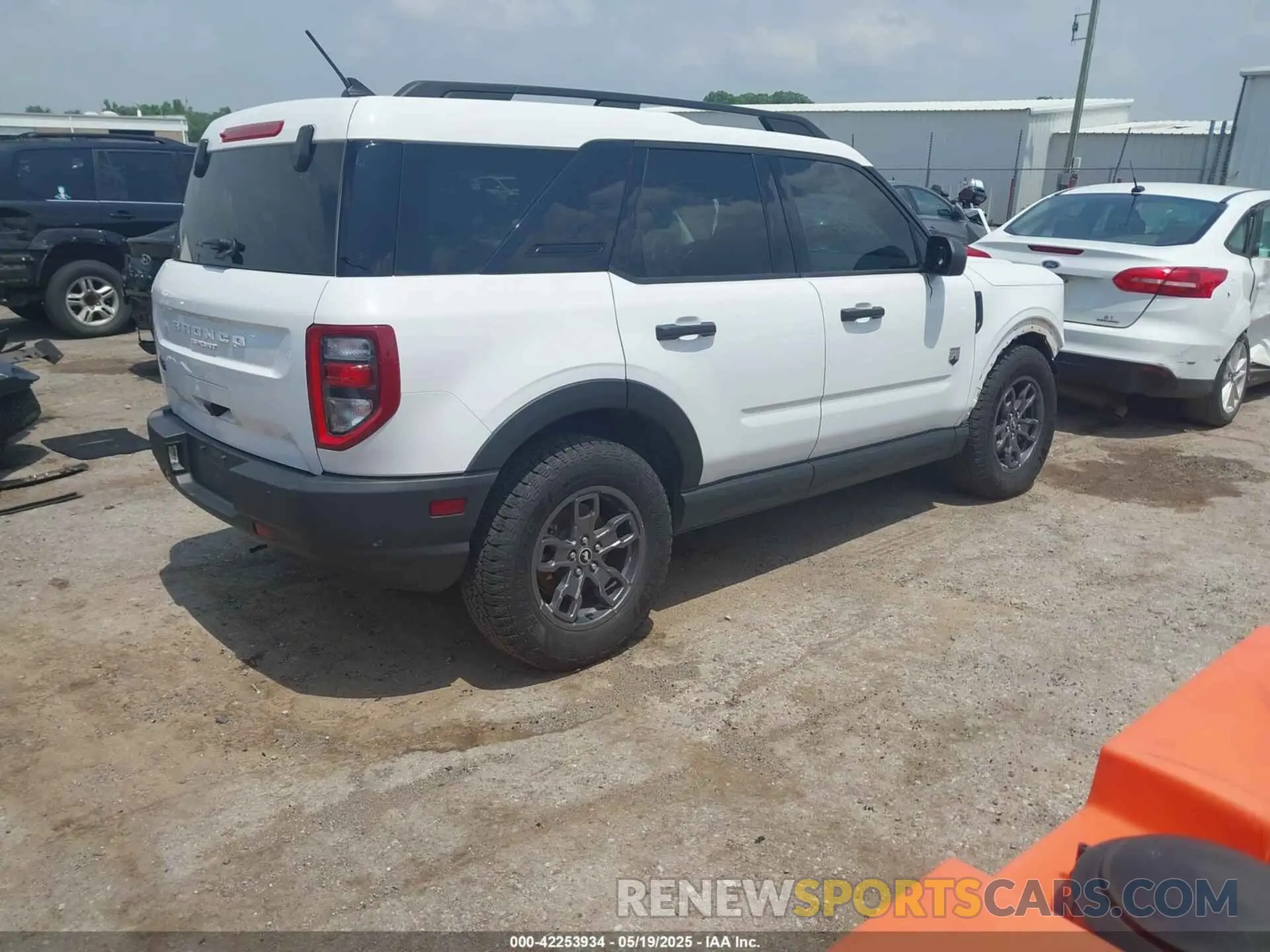 4 Photograph of a damaged car 3FMCR9B60NRE09790 FORD BRONCO SPORT 2022