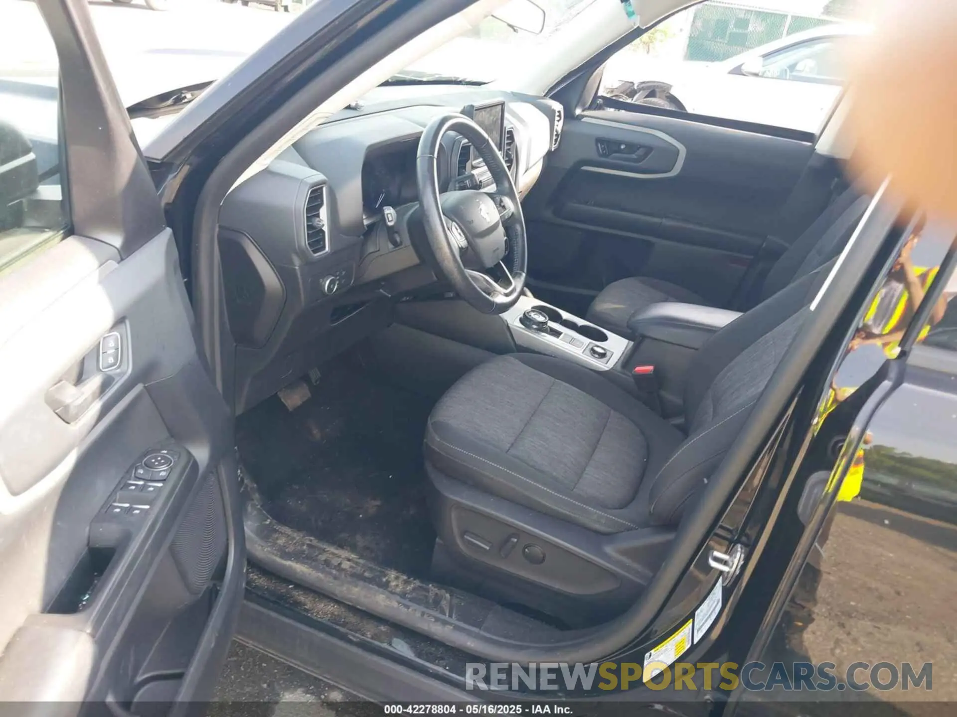 5 Photograph of a damaged car 3FMCR9B60NRE21101 FORD BRONCO SPORT 2022
