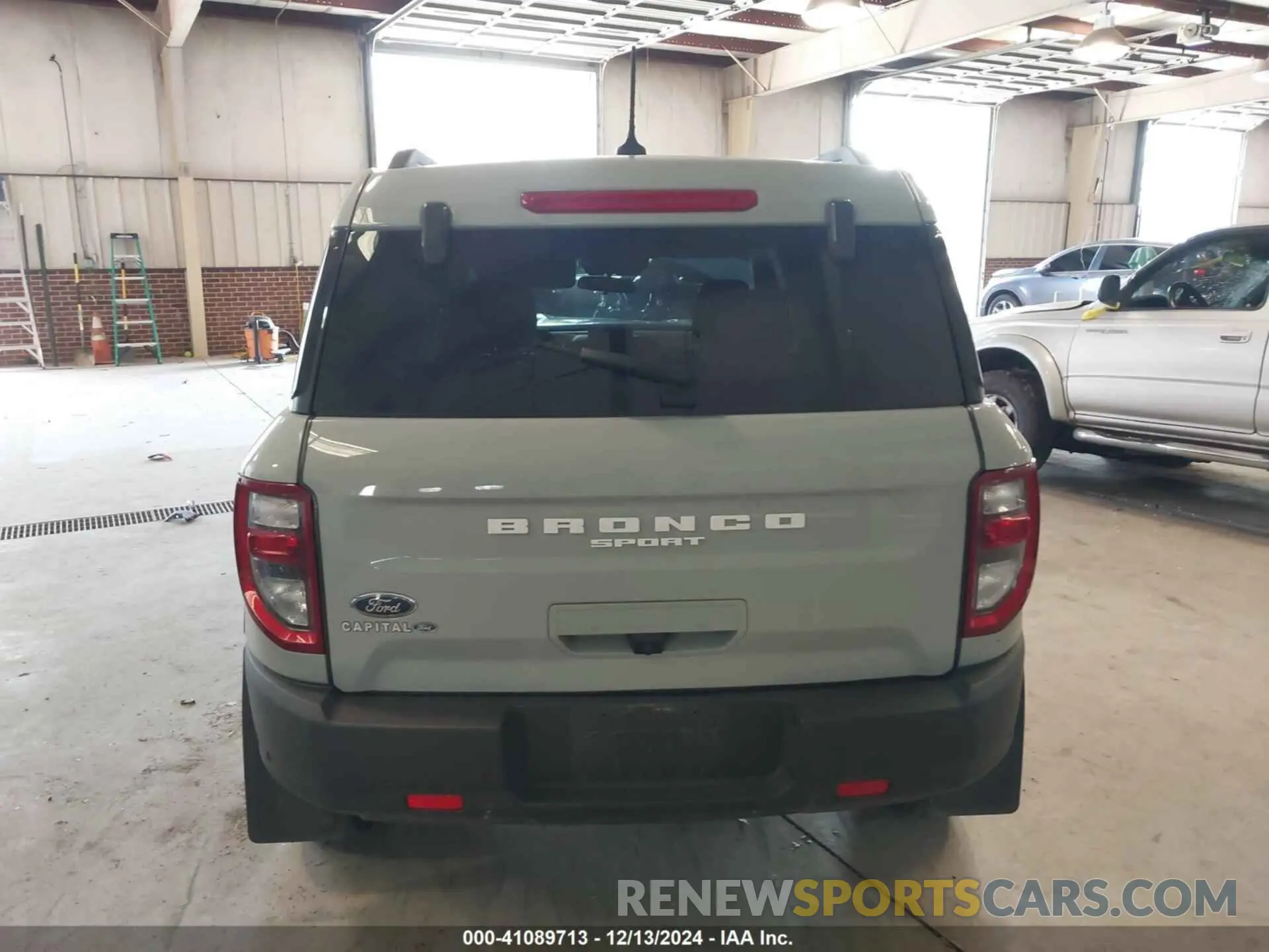 17 Photograph of a damaged car 3FMCR9B60NRE32986 FORD BRONCO SPORT 2022