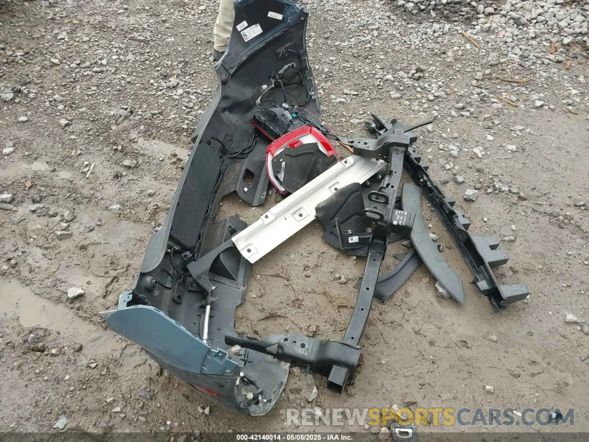 12 Photograph of a damaged car 3FMCR9B61NRE07031 FORD BRONCO SPORT 2022