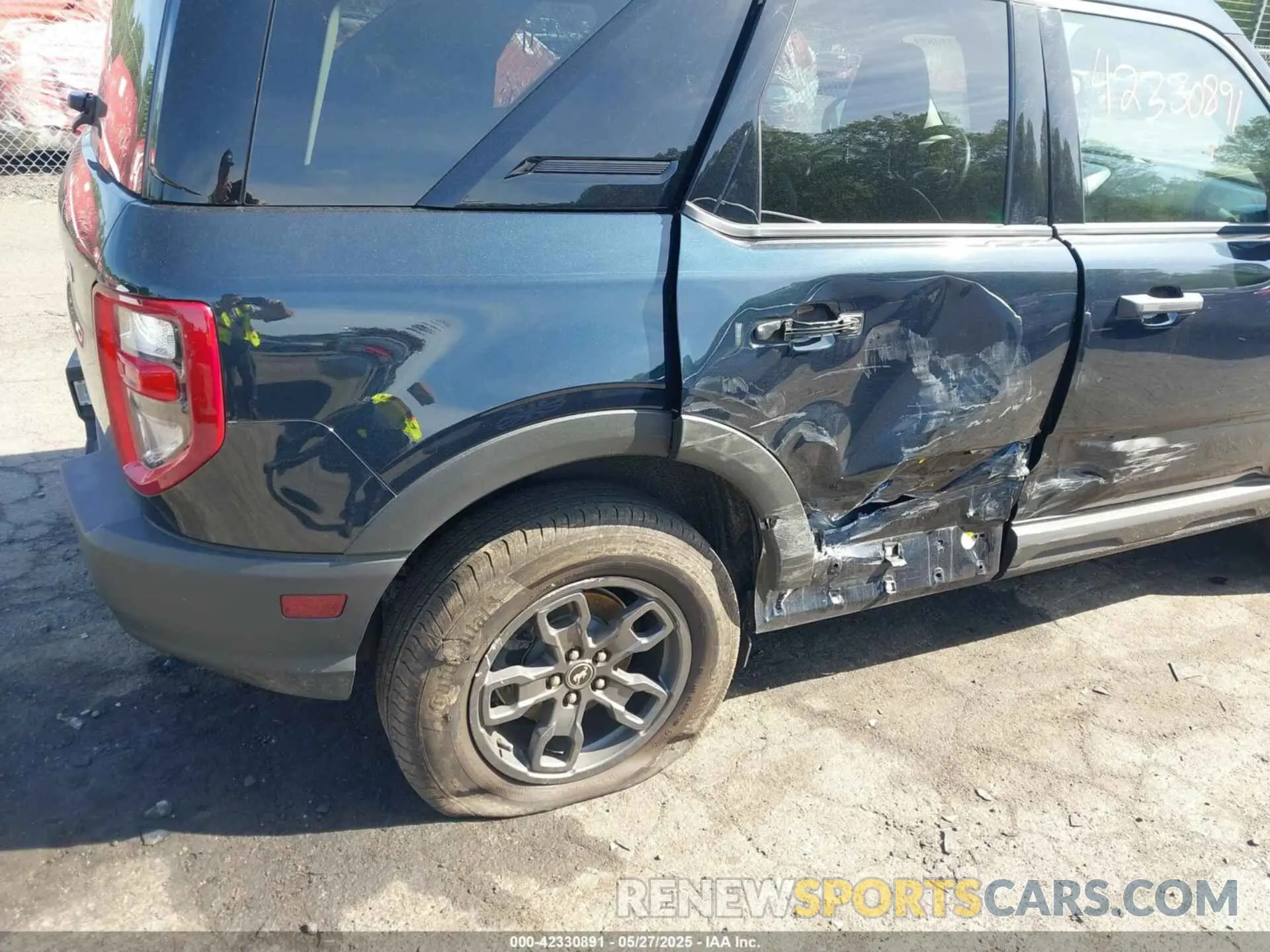 6 Photograph of a damaged car 3FMCR9B61NRE09717 FORD BRONCO SPORT 2022