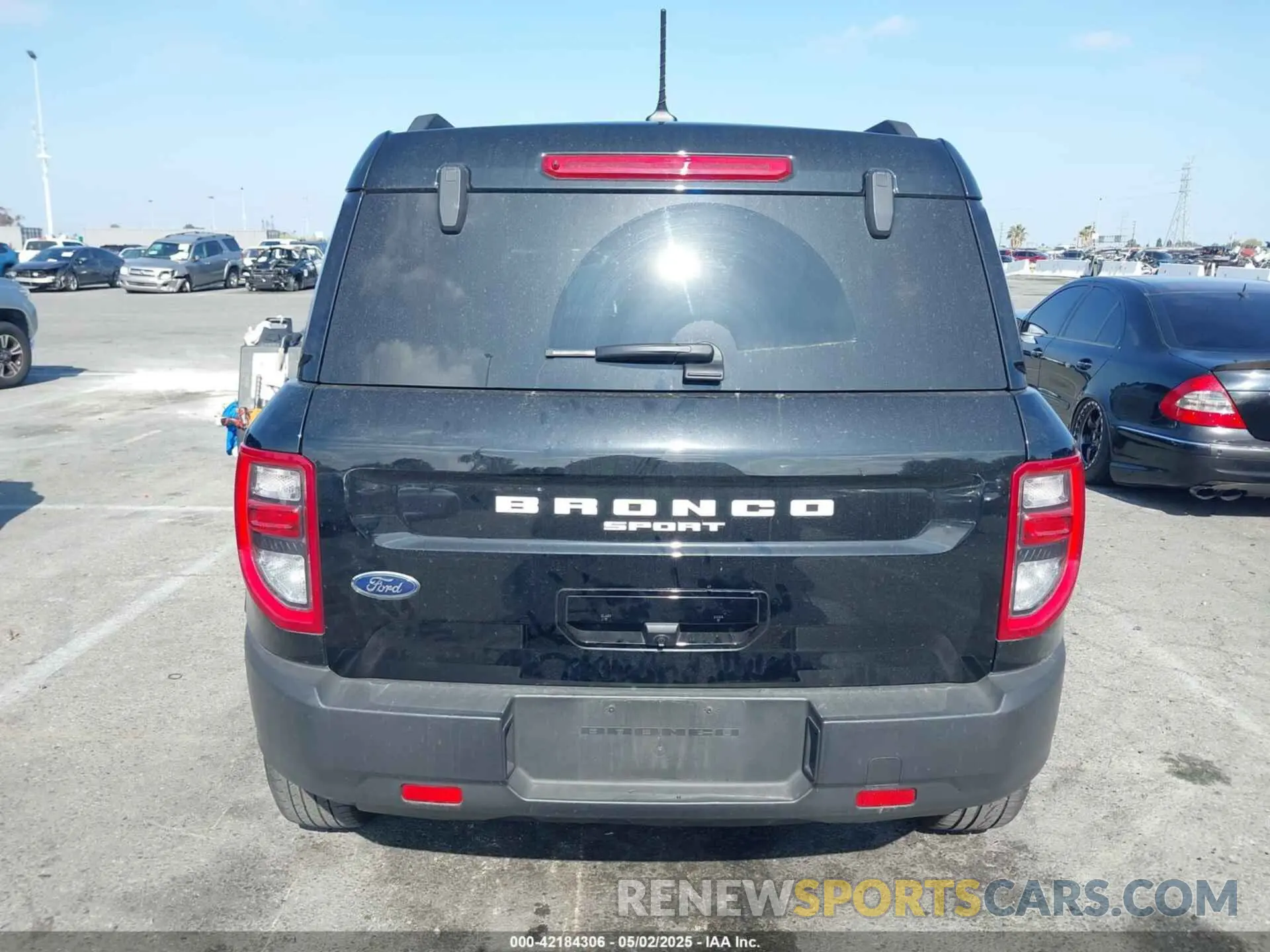 16 Photograph of a damaged car 3FMCR9B61NRE17512 FORD BRONCO SPORT 2022