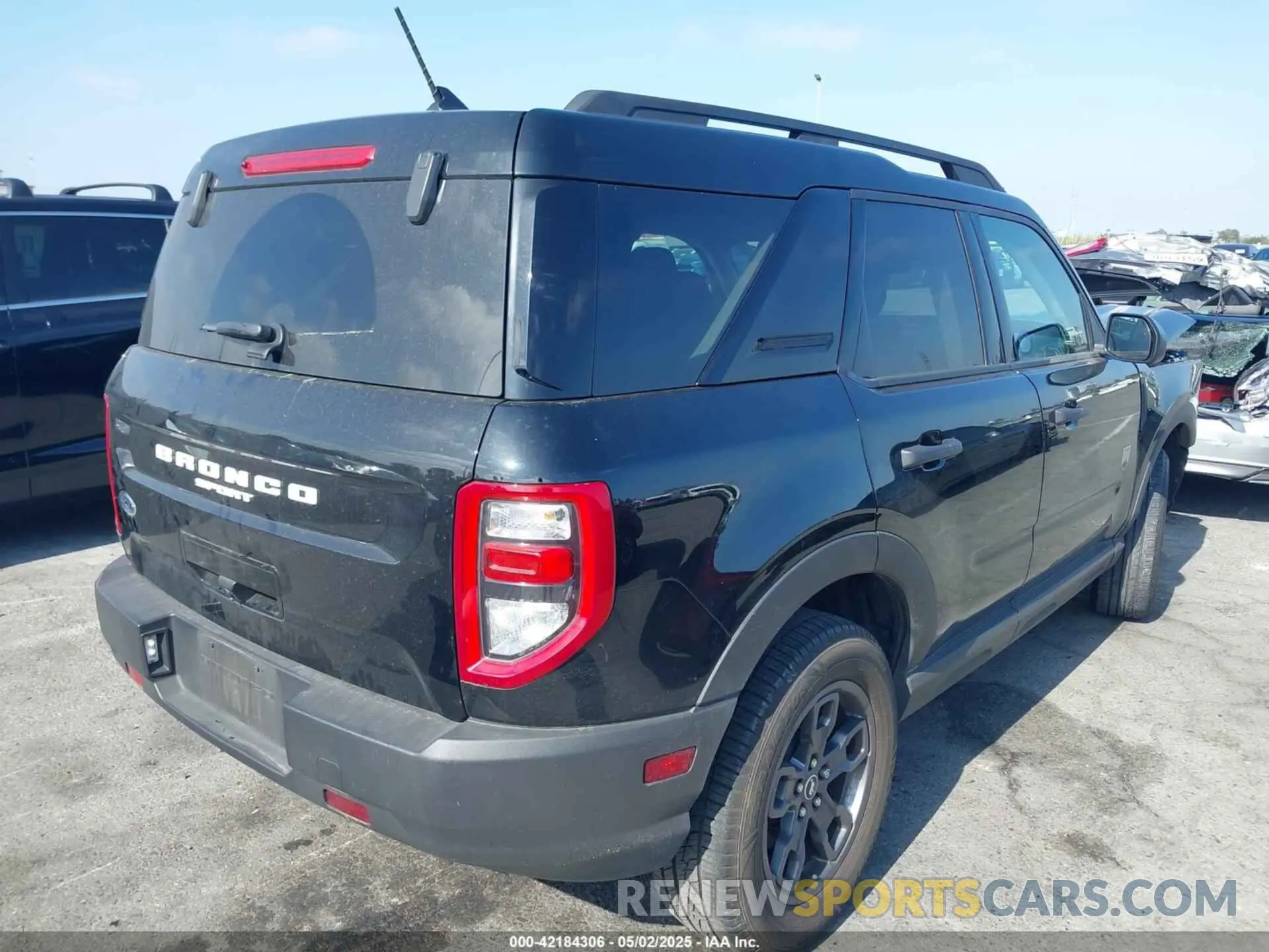 4 Photograph of a damaged car 3FMCR9B61NRE17512 FORD BRONCO SPORT 2022