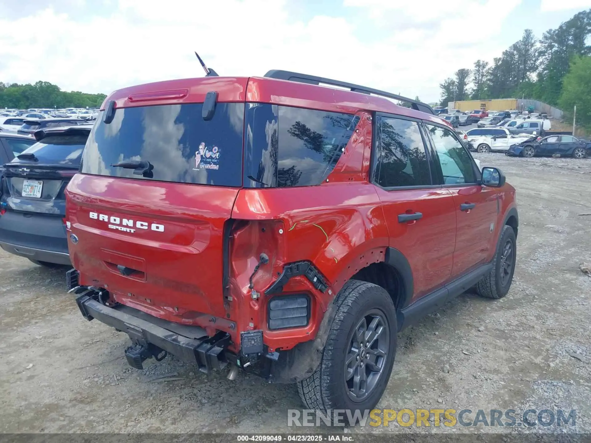 4 Photograph of a damaged car 3FMCR9B62NRE02789 FORD BRONCO SPORT 2022
