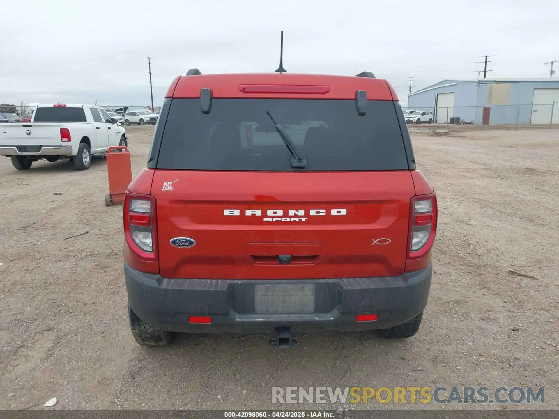 16 Photograph of a damaged car 3FMCR9B62NRE16465 FORD BRONCO SPORT 2022