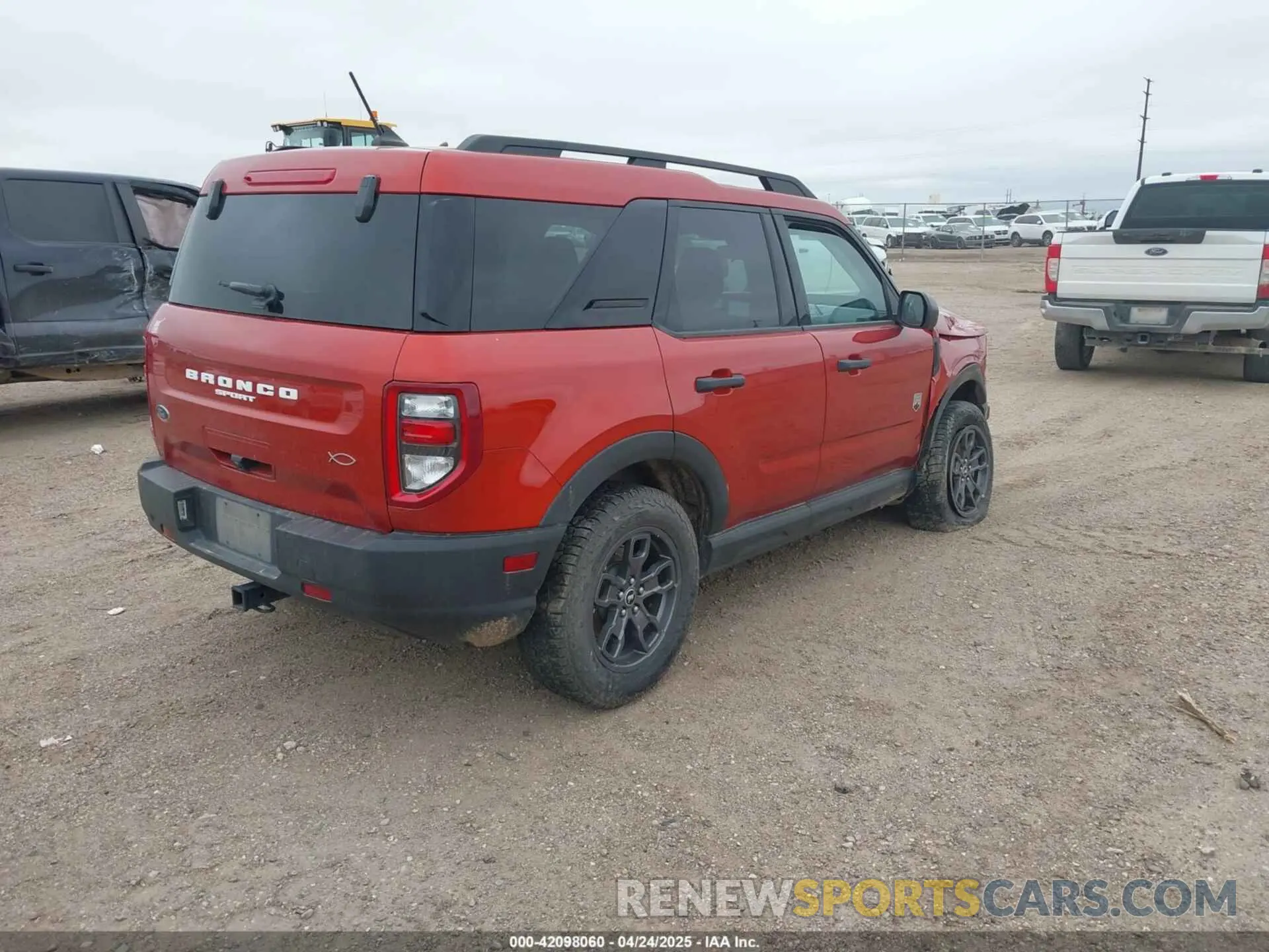 4 Photograph of a damaged car 3FMCR9B62NRE16465 FORD BRONCO SPORT 2022