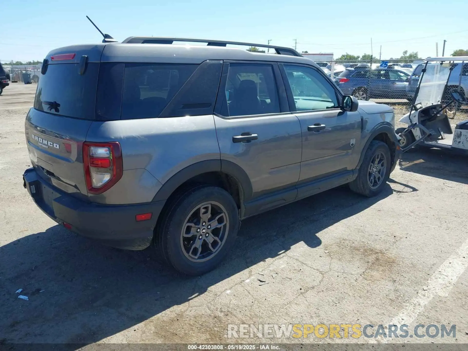 4 Photograph of a damaged car 3FMCR9B62NRE16515 FORD BRONCO SPORT 2022