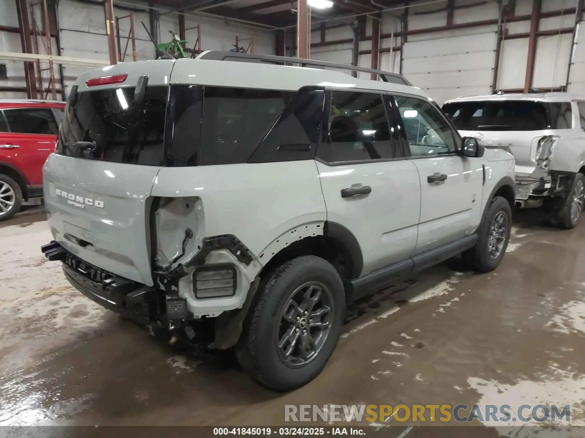 4 Photograph of a damaged car 3FMCR9B62NRE36683 FORD BRONCO SPORT 2022