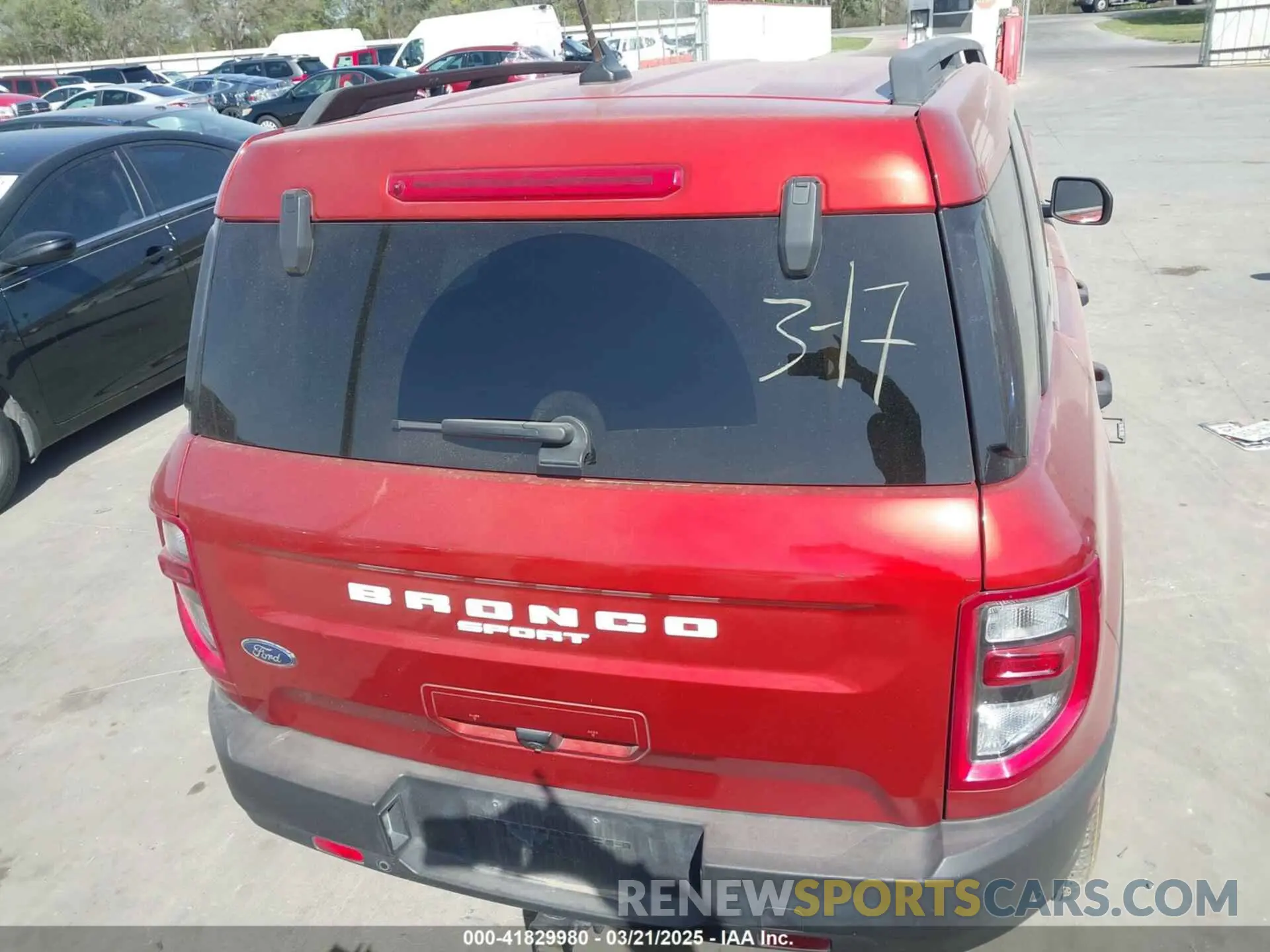 17 Photograph of a damaged car 3FMCR9B64NRD17016 FORD BRONCO SPORT 2022