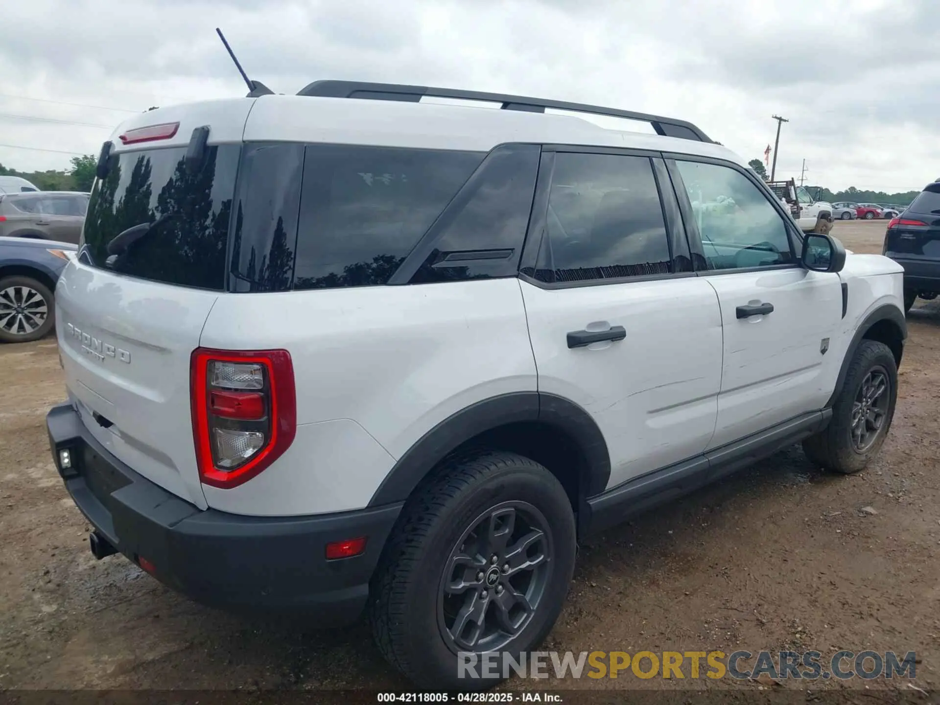 4 Photograph of a damaged car 3FMCR9B64NRD77734 FORD BRONCO SPORT 2022
