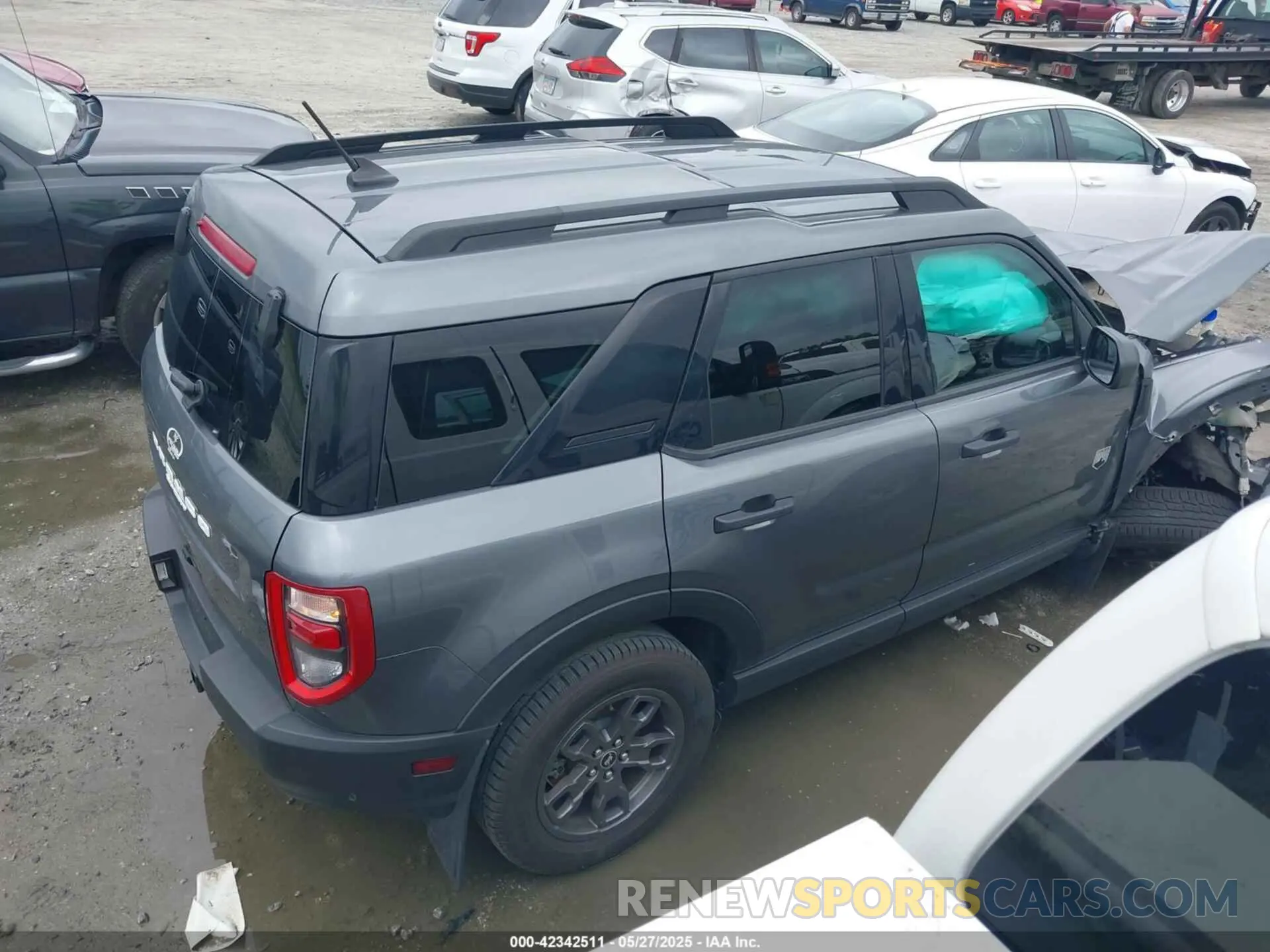4 Photograph of a damaged car 3FMCR9B65NRD41681 FORD BRONCO SPORT 2022